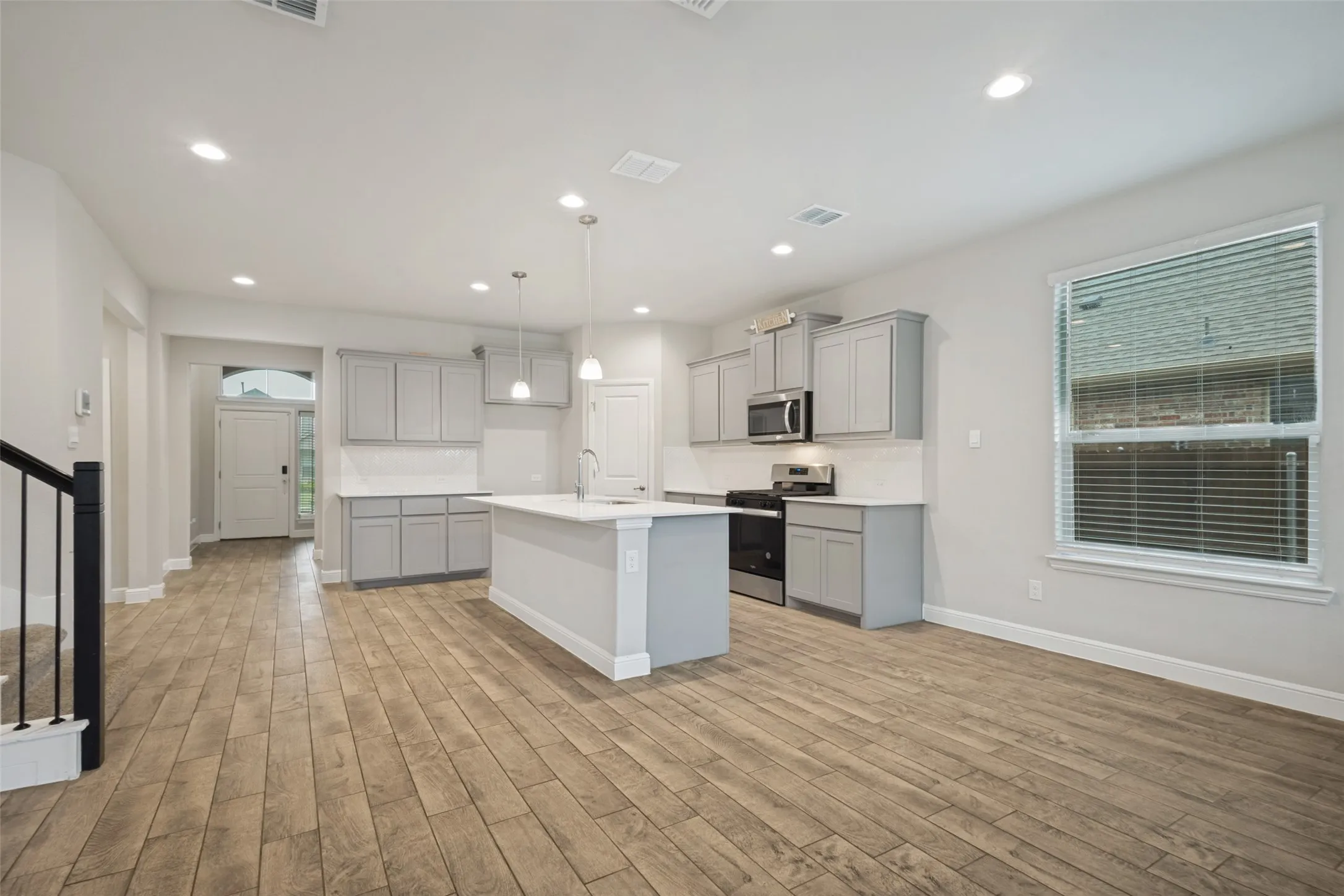 Single Family Residence For Sale in Denton County , 5225 Mountain View Drive, Krum, Texas 76249, 5 Bedroom, 4 Bathroom, 2 Garage spaces, 2,836 Sqft, built in 2023, mls#21264714, Real Estate Agent in Krum, Homes For Sale in Denton county, Homes For Sale in Krum, Realtor in Krum Texas, Real Estate Brokerage Independent Realty Texas, Luminita Cordes Realtor