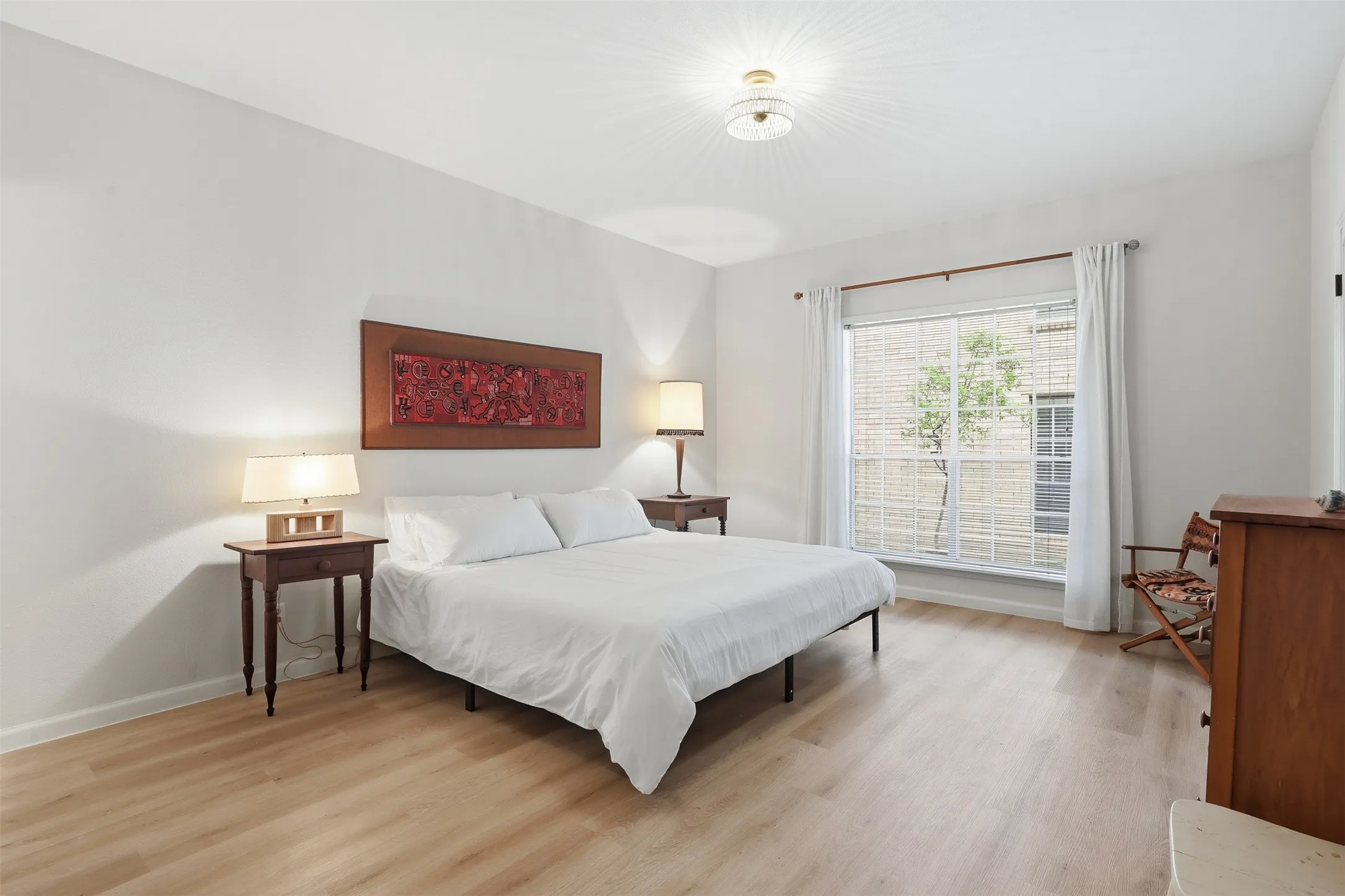 Condominium For Sale in Tarrant County , 4312 Bellaire Drive S 111, Fort Worth, Texas 76109, 2 Bedrooms, 2 Bathrooms, Garage spaces, 1,275 Sqft, built in 1965, Price $239,000, mls#21264663, Real Estate Agent in Fort Worth, Homes For Sale in Tarrant county, Homes For Sale in Fort Worth, Realtor in Fort Worth Texas, Real Estate Brokerage Independent Realty Texas, Luminita Cordes Realtor