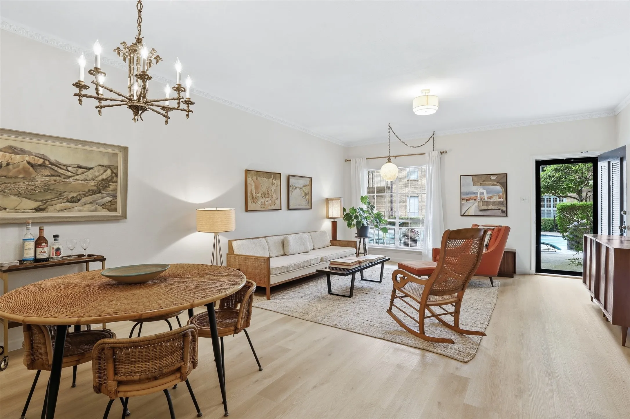 Condominium For Sale in Tarrant County , 4312 Bellaire Drive S 111, Fort Worth, Texas 76109, 2 Bedrooms, 2 Bathrooms, Garage spaces, 1,275 Sqft, built in 1965, Price $239,000, mls#21264663, Real Estate Agent in Fort Worth, Homes For Sale in Tarrant county, Homes For Sale in Fort Worth, Realtor in Fort Worth Texas, Real Estate Brokerage Independent Realty Texas, Luminita Cordes Realtor