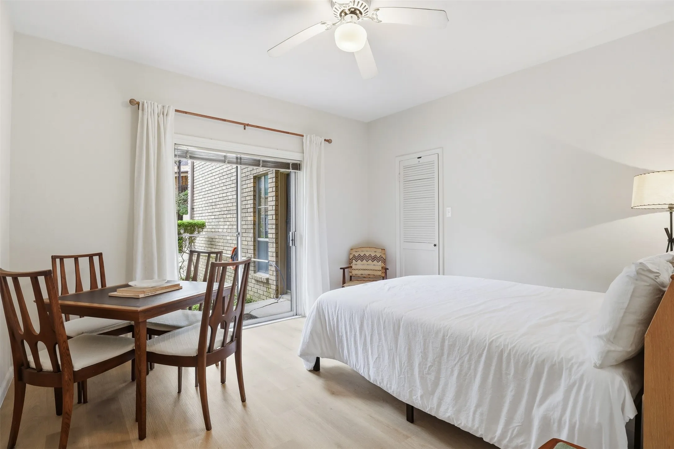 Condominium For Sale in Tarrant County , 4312 Bellaire Drive S 111, Fort Worth, Texas 76109, 2 Bedrooms, 2 Bathrooms, Garage spaces, 1,275 Sqft, built in 1965, Price $239,000, mls#21264663, Real Estate Agent in Fort Worth, Homes For Sale in Tarrant county, Homes For Sale in Fort Worth, Realtor in Fort Worth Texas, Real Estate Brokerage Independent Realty Texas, Luminita Cordes Realtor