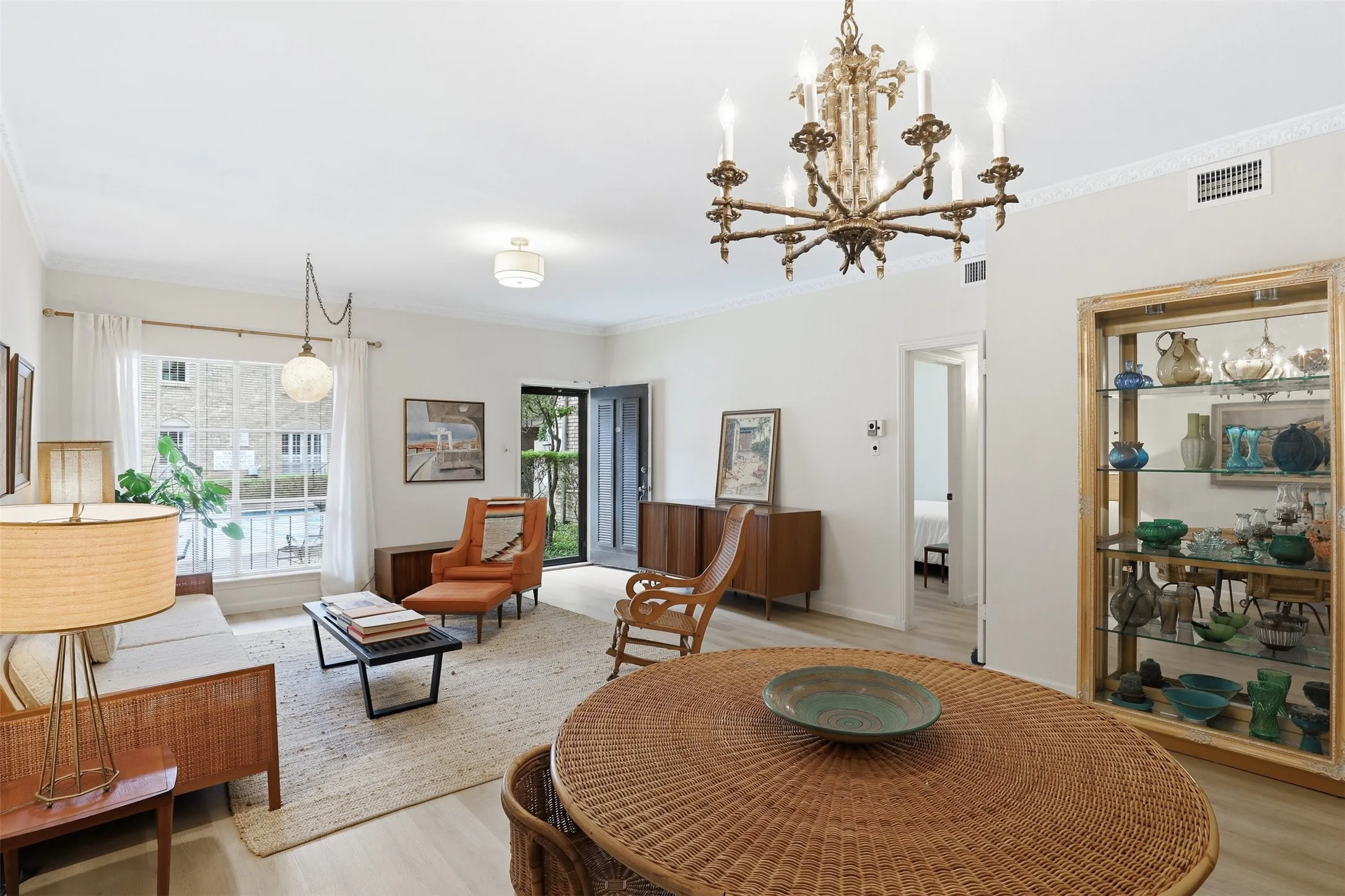 Condominium For Sale in Tarrant County , 4312 Bellaire Drive S 111, Fort Worth, Texas 76109, 2 Bedrooms, 2 Bathrooms, Garage spaces, 1,275 Sqft, built in 1965, Price $239,000, mls#21264663, Real Estate Agent in Fort Worth, Homes For Sale in Tarrant county, Homes For Sale in Fort Worth, Realtor in Fort Worth Texas, Real Estate Brokerage Independent Realty Texas, Luminita Cordes Realtor