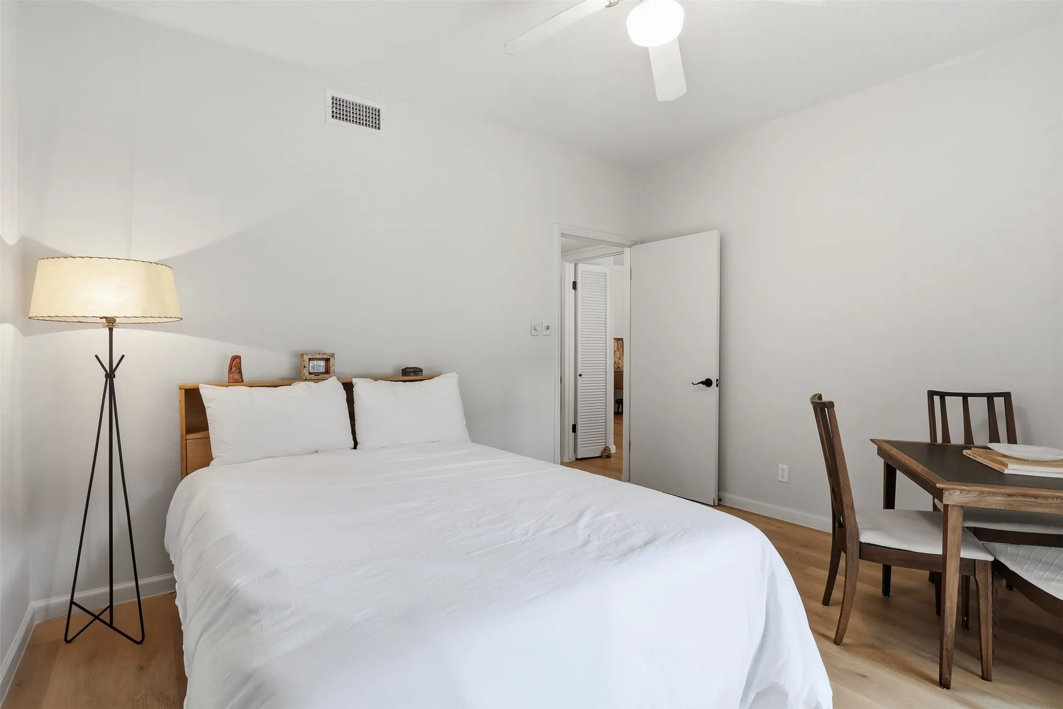 Condominium For Sale in Tarrant County , 4312 Bellaire Drive S 111, Fort Worth, Texas 76109, 2 Bedrooms, 2 Bathrooms, Garage spaces, 1,275 Sqft, built in 1965, Price $239,000, mls#21264663, Real Estate Agent in Fort Worth, Homes For Sale in Tarrant county, Homes For Sale in Fort Worth, Realtor in Fort Worth Texas, Real Estate Brokerage Independent Realty Texas, Luminita Cordes Realtor