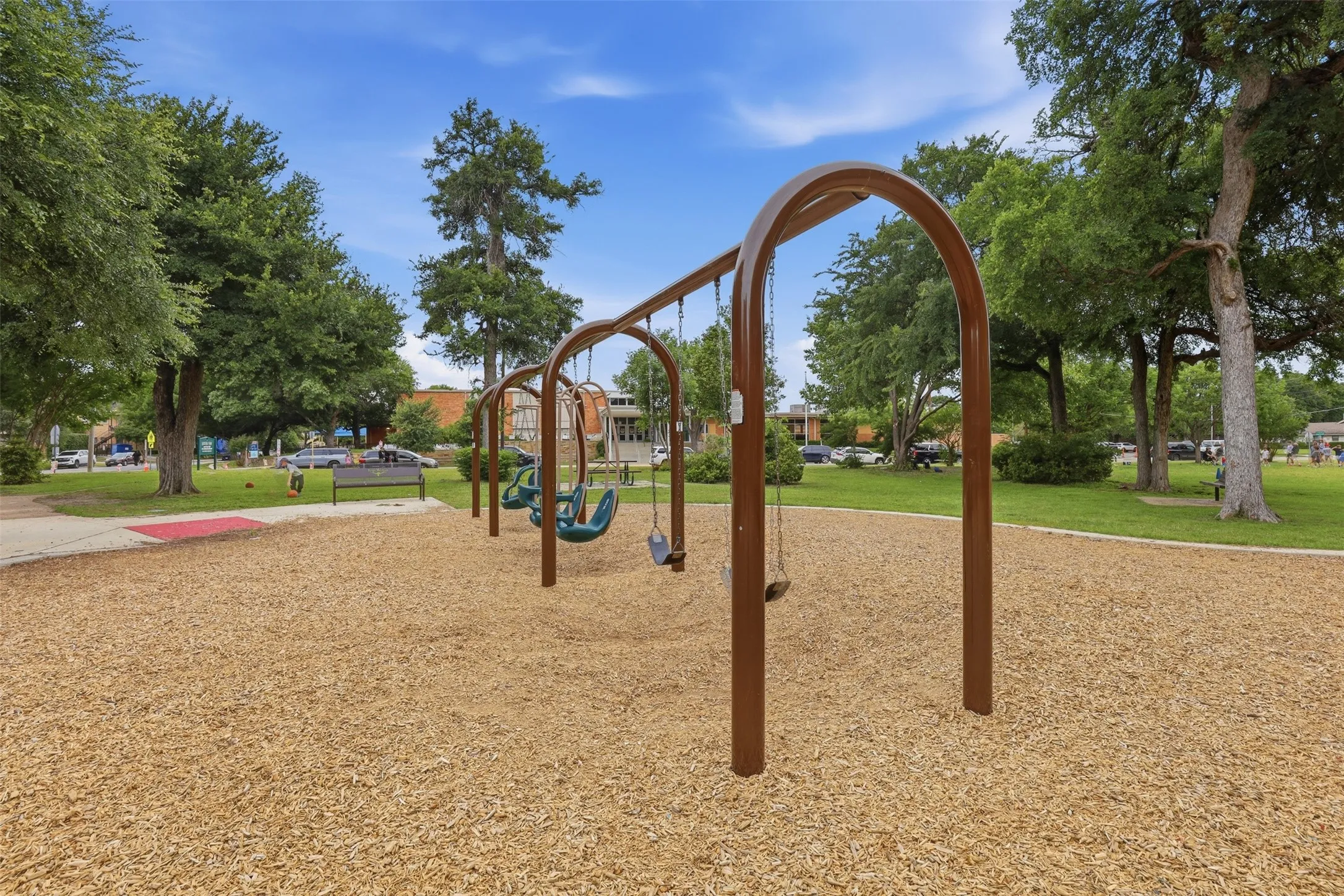 Condominium For Sale in Tarrant County , 4312 Bellaire Drive S 111, Fort Worth, Texas 76109, 2 Bedrooms, 2 Bathrooms, Garage spaces, 1,275 Sqft, built in 1965, Price $239,000, mls#21264663, Real Estate Agent in Fort Worth, Homes For Sale in Tarrant county, Homes For Sale in Fort Worth, Realtor in Fort Worth Texas, Real Estate Brokerage Independent Realty Texas, Luminita Cordes Realtor
