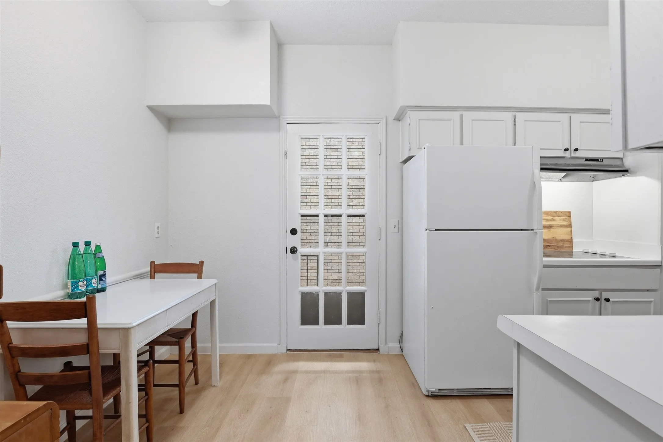 Condominium For Sale in Tarrant County , 4312 Bellaire Drive S 111, Fort Worth, Texas 76109, 2 Bedrooms, 2 Bathrooms, Garage spaces, 1,275 Sqft, built in 1965, Price $239,000, mls#21264663, Real Estate Agent in Fort Worth, Homes For Sale in Tarrant county, Homes For Sale in Fort Worth, Realtor in Fort Worth Texas, Real Estate Brokerage Independent Realty Texas, Luminita Cordes Realtor