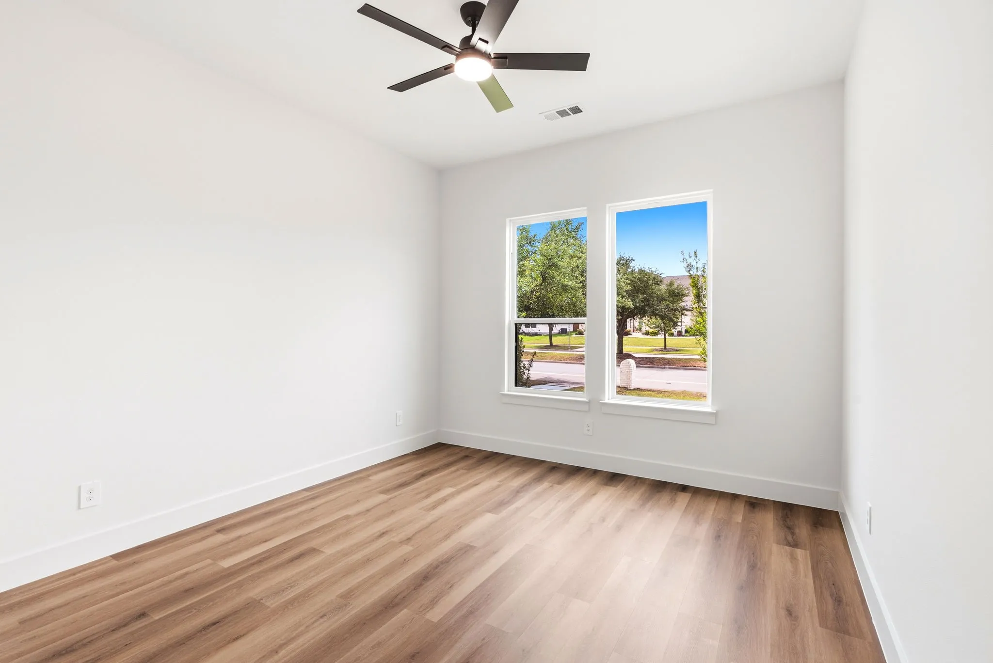 Single Family Residence For Sale in Kaufman County , 1006 Devonshire Drive N, Forney, Texas 75126, 4 Bedroom, 4 Bathroom, 3 Garage spaces, 3,843 Sqft, built in 2026, mls#21259840, Real Estate Agent in Forney, Homes For Sale in Kaufman county, Homes For Sale in Forney, Realtor in Forney Texas, Real Estate Brokerage Independent Realty Texas, Luminita Cordes Realtor