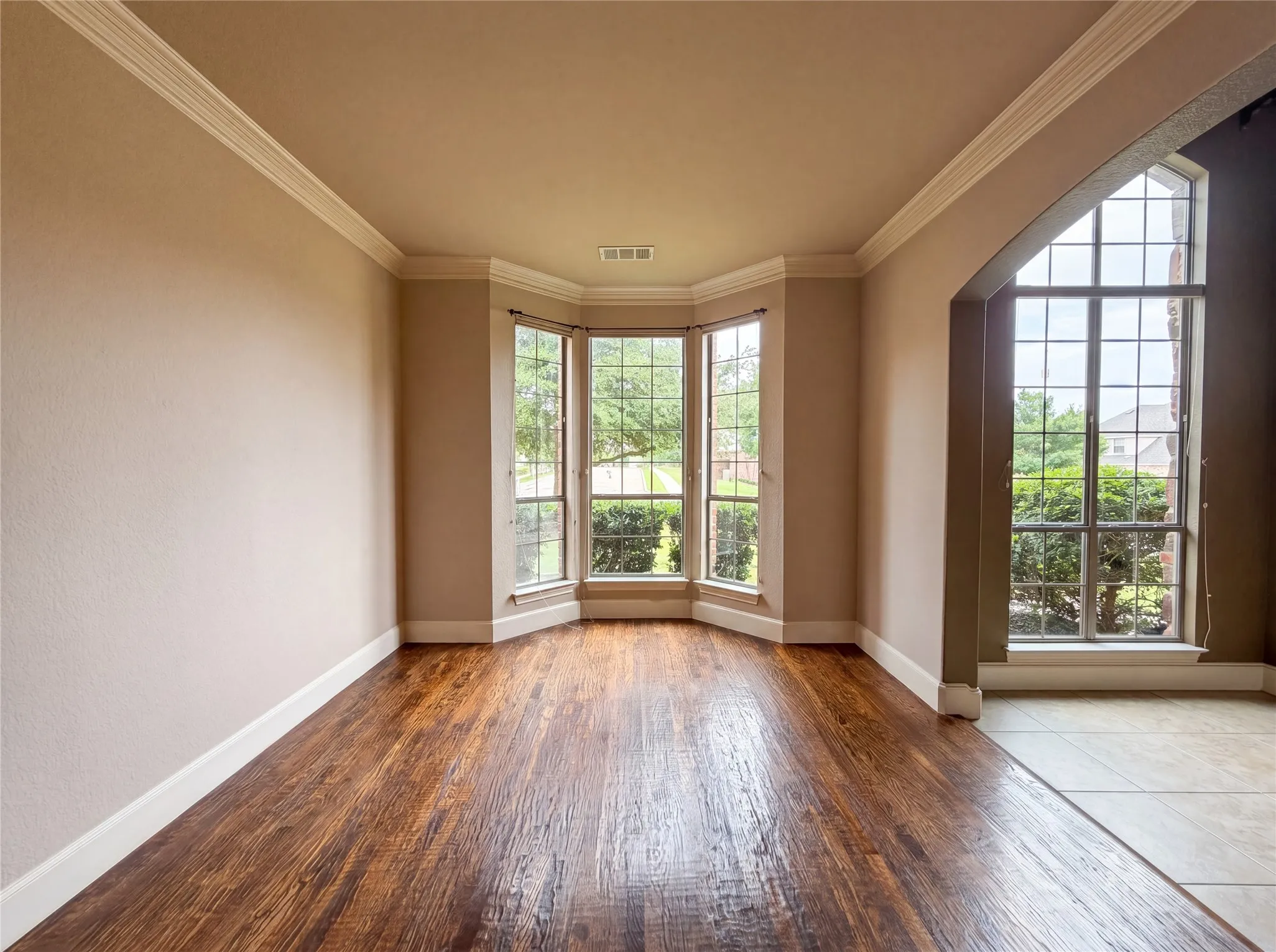 Single Family Residence For Sale in Tarrant County , 928 Homestead Drive, Keller, Texas 76248, 4 Bedroom, 4 Bathroom, 3 Garage spaces, 3,593 Sqft, built in 2006, mls#21264796, Real Estate Agent in Keller, Homes For Sale in Tarrant county, Homes For Sale in Keller, Realtor in Keller Texas, Real Estate Brokerage Independent Realty Texas, Luminita Cordes Realtor