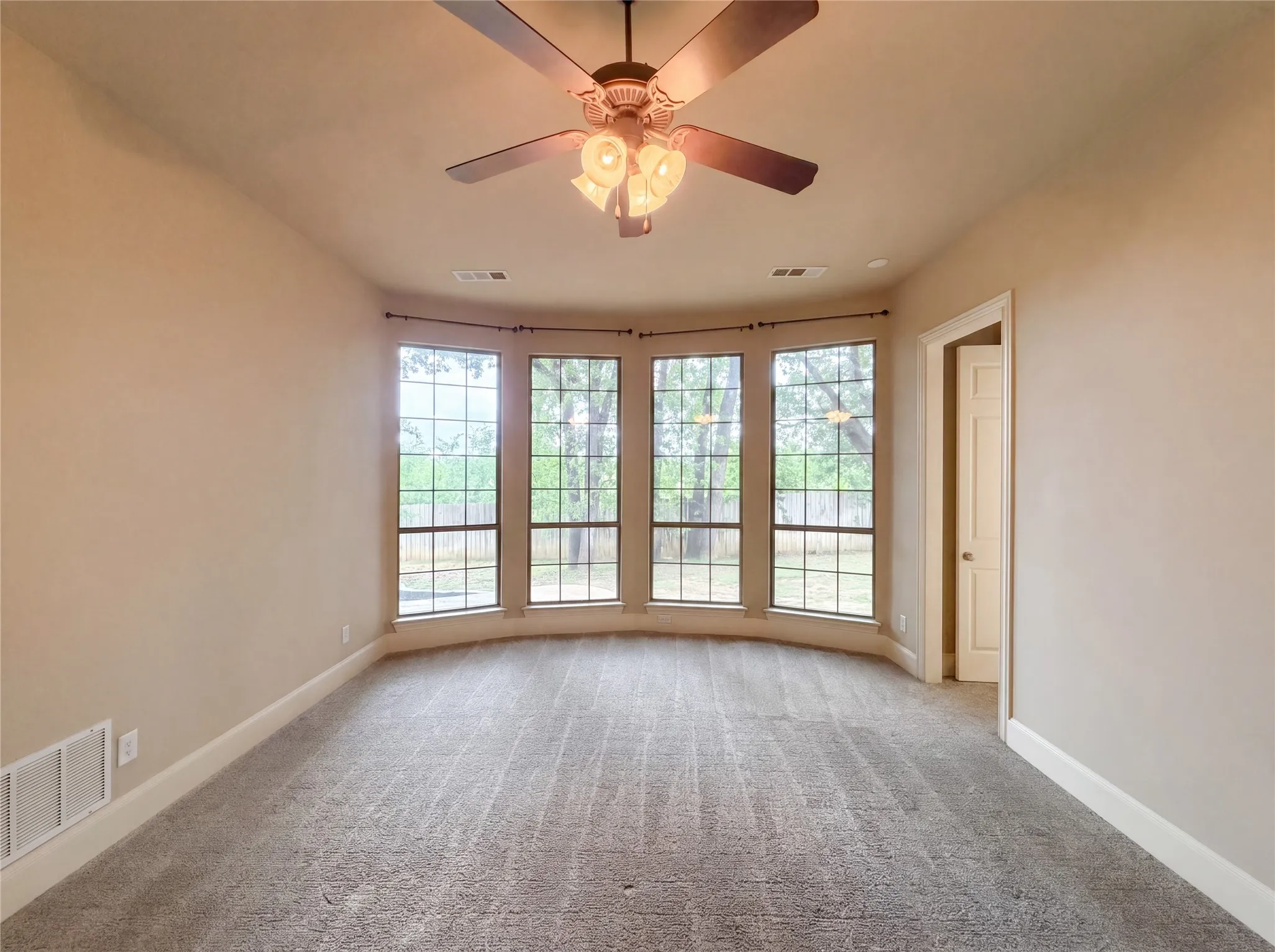 Single Family Residence For Sale in Tarrant County , 928 Homestead Drive, Keller, Texas 76248, 4 Bedroom, 4 Bathroom, 3 Garage spaces, 3,593 Sqft, built in 2006, mls#21264796, Real Estate Agent in Keller, Homes For Sale in Tarrant county, Homes For Sale in Keller, Realtor in Keller Texas, Real Estate Brokerage Independent Realty Texas, Luminita Cordes Realtor