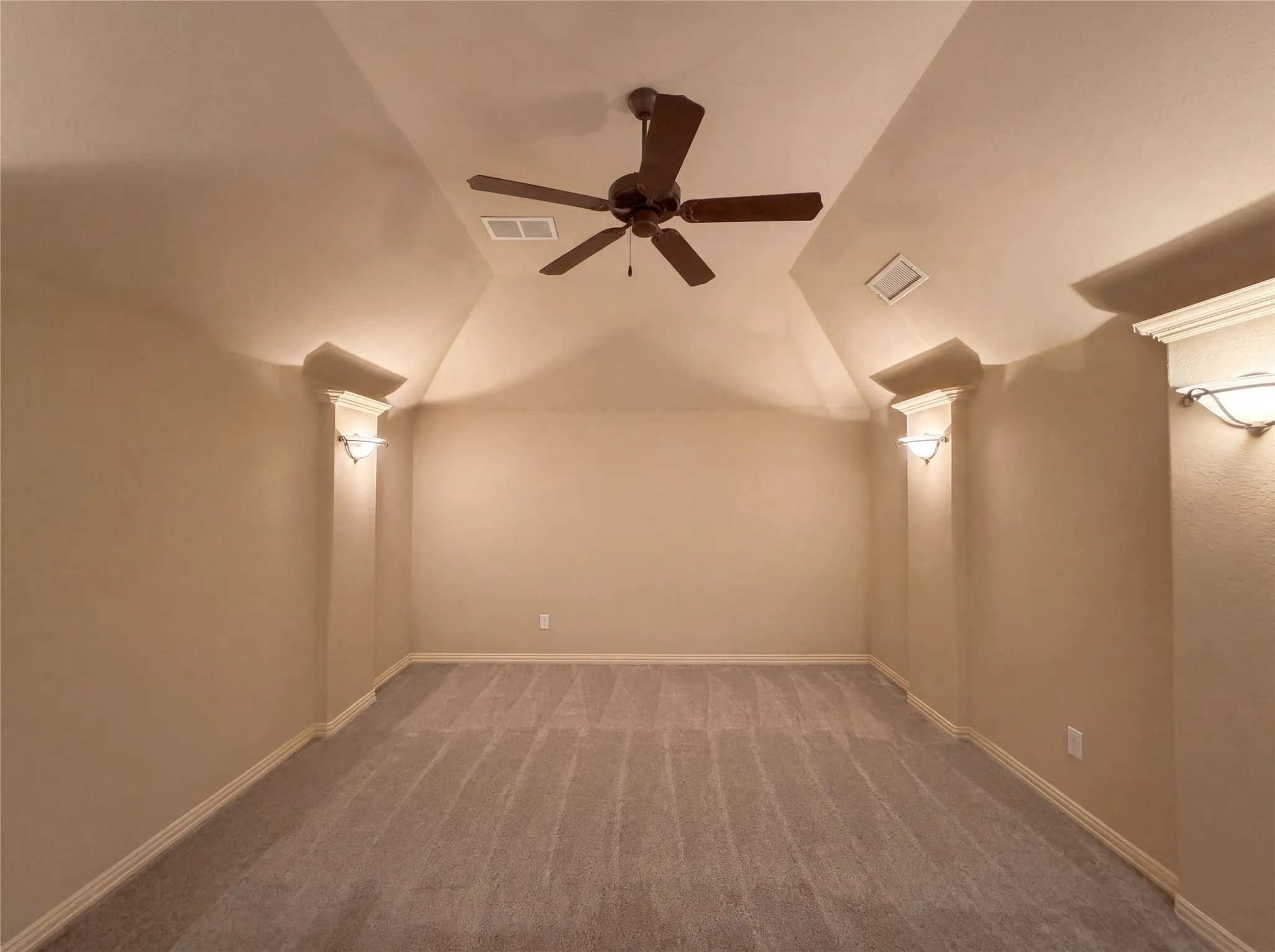 Single Family Residence For Sale in Tarrant County , 928 Homestead Drive, Keller, Texas 76248, 4 Bedroom, 4 Bathroom, 3 Garage spaces, 3,593 Sqft, built in 2006, mls#21264796, Real Estate Agent in Keller, Homes For Sale in Tarrant county, Homes For Sale in Keller, Realtor in Keller Texas, Real Estate Brokerage Independent Realty Texas, Luminita Cordes Realtor