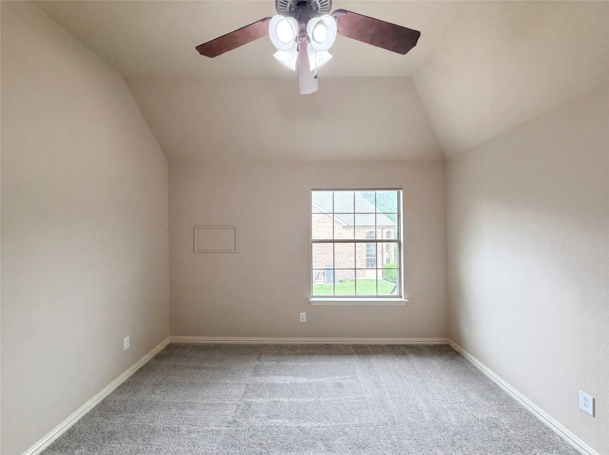 Single Family Residence For Sale in Tarrant County , 928 Homestead Drive, Keller, Texas 76248, 4 Bedroom, 4 Bathroom, 3 Garage spaces, 3,593 Sqft, built in 2006, mls#21264796, Real Estate Agent in Keller, Homes For Sale in Tarrant county, Homes For Sale in Keller, Realtor in Keller Texas, Real Estate Brokerage Independent Realty Texas, Luminita Cordes Realtor