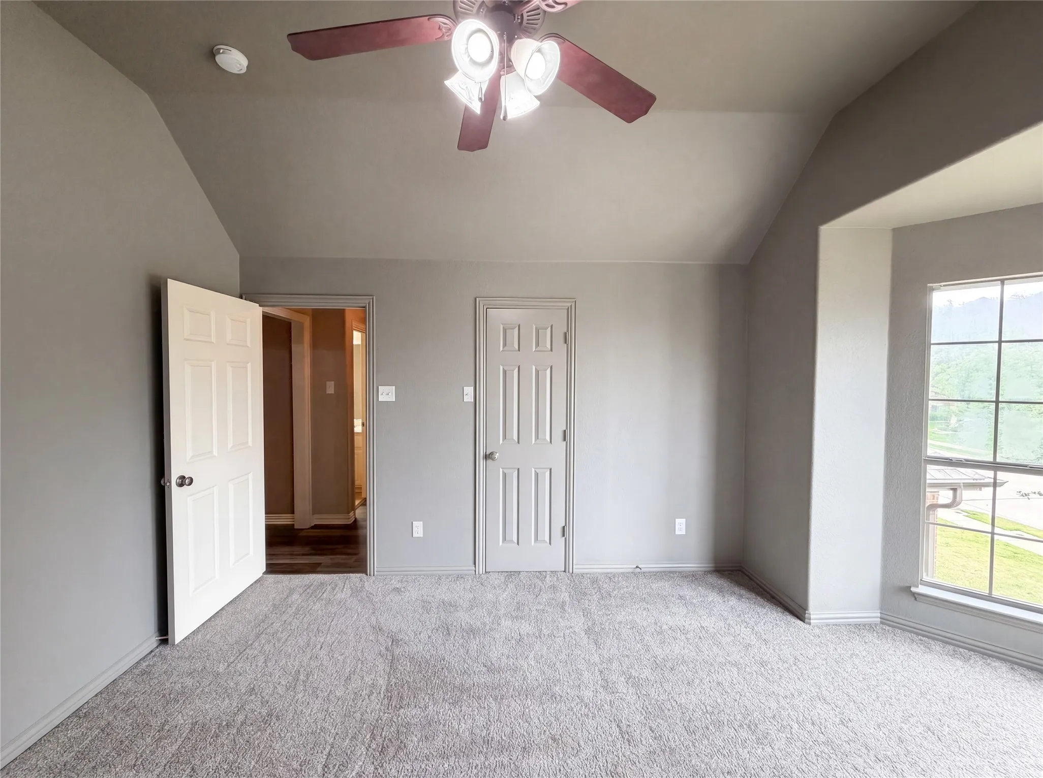 Single Family Residence For Sale in Tarrant County , 928 Homestead Drive, Keller, Texas 76248, 4 Bedroom, 4 Bathroom, 3 Garage spaces, 3,593 Sqft, built in 2006, mls#21264796, Real Estate Agent in Keller, Homes For Sale in Tarrant county, Homes For Sale in Keller, Realtor in Keller Texas, Real Estate Brokerage Independent Realty Texas, Luminita Cordes Realtor