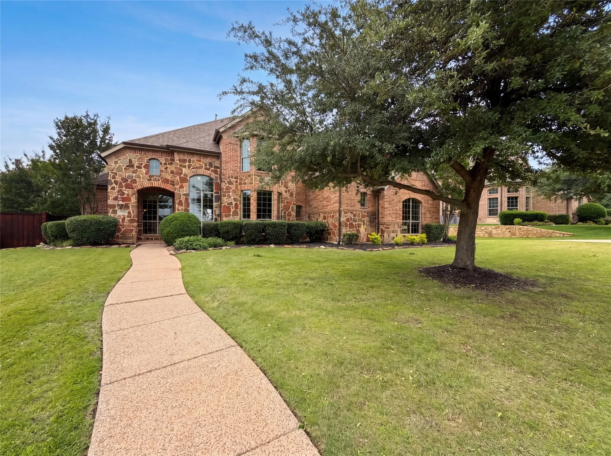 Single Family Residence For Sale in Tarrant County , 928 Homestead Drive, Keller, Texas 76248, 4 Bedroom, 4 Bathroom, 3 Garage spaces, 3,593 Sqft, built in 2006, mls#21264796, Real Estate Agent in Keller, Homes For Sale in Tarrant county, Homes For Sale in Keller, Realtor in Keller Texas, Real Estate Brokerage Independent Realty Texas, Luminita Cordes Realtor