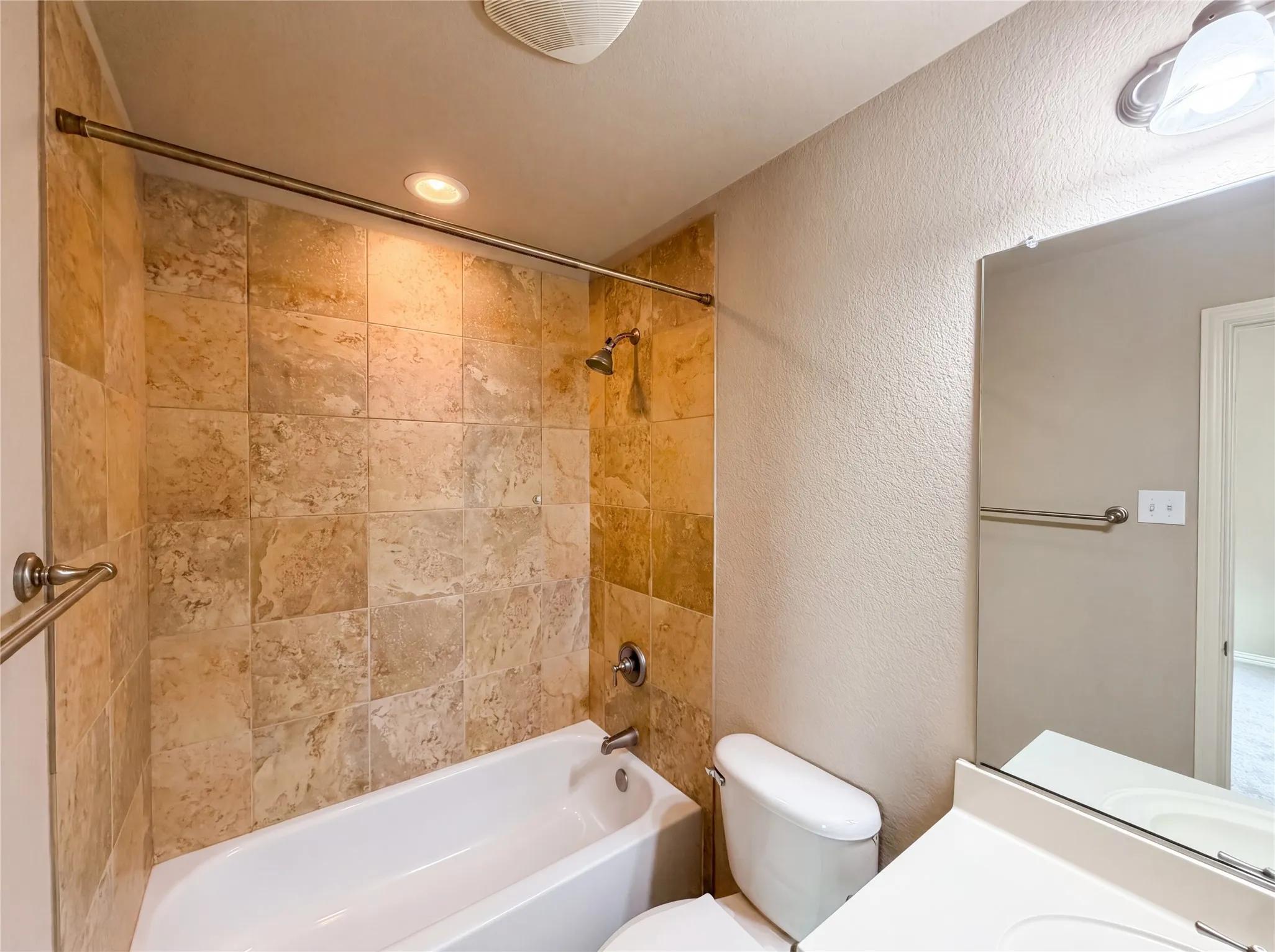 Single Family Residence For Sale in Tarrant County , 928 Homestead Drive, Keller, Texas 76248, 4 Bedroom, 4 Bathroom, 3 Garage spaces, 3,593 Sqft, built in 2006, mls#21264796, Real Estate Agent in Keller, Homes For Sale in Tarrant county, Homes For Sale in Keller, Realtor in Keller Texas, Real Estate Brokerage Independent Realty Texas, Luminita Cordes Realtor