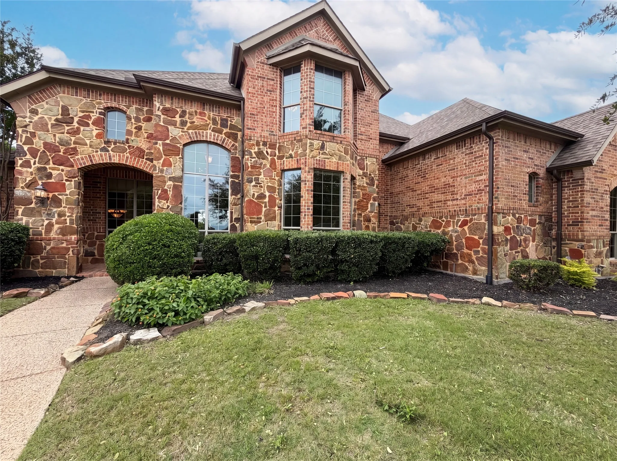 Single Family Residence For Sale in Tarrant County , 928 Homestead Drive, Keller, Texas 76248, 4 Bedroom, 4 Bathroom, 3 Garage spaces, 3,593 Sqft, built in 2006, mls#21264796, Real Estate Agent in Keller, Homes For Sale in Tarrant county, Homes For Sale in Keller, Realtor in Keller Texas, Real Estate Brokerage Independent Realty Texas, Luminita Cordes Realtor