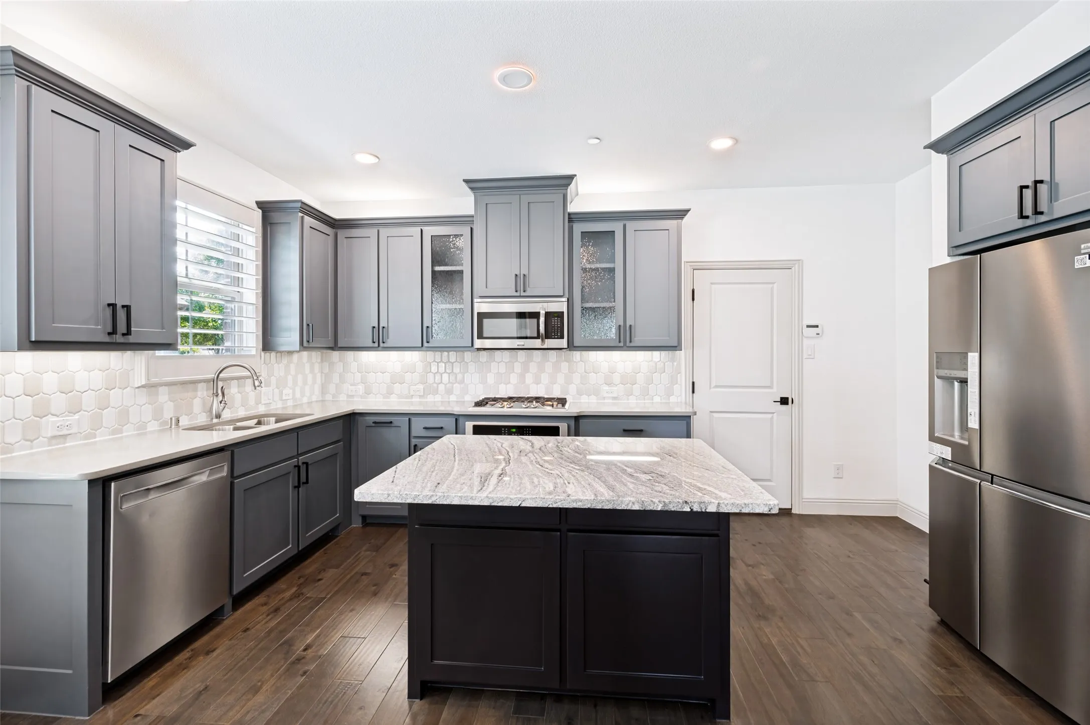 Townhouse For Sale in Collin County , 7101 Huckleberry Drive, Mc Kinney, Texas 75070, 3 Bedroom, 3 Bathroom, 2 Garage spaces, 1,978 Sqft, built in 2017, mls#21261513, Real Estate Agent in Mc Kinney, Homes For Sale in Collin county, Homes For Sale in Mc Kinney, Realtor in Mc Kinney Texas, Real Estate Brokerage Independent Realty Texas, Luminita Cordes Realtor