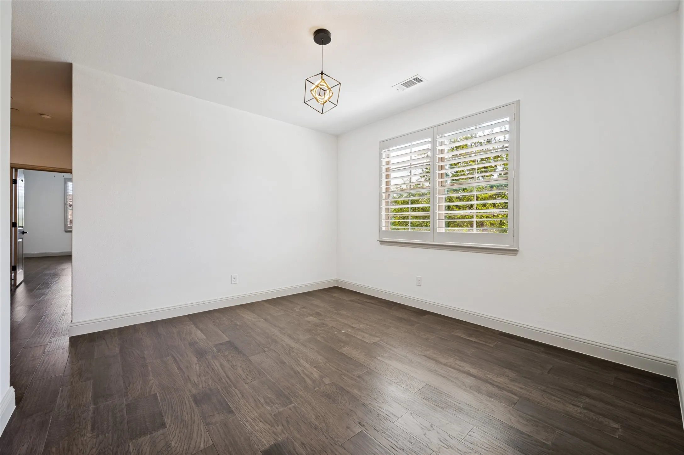 Townhouse For Sale in Collin County , 7101 Huckleberry Drive, Mc Kinney, Texas 75070, 3 Bedroom, 3 Bathroom, 2 Garage spaces, 1,978 Sqft, built in 2017, mls#21261513, Real Estate Agent in Mc Kinney, Homes For Sale in Collin county, Homes For Sale in Mc Kinney, Realtor in Mc Kinney Texas, Real Estate Brokerage Independent Realty Texas, Luminita Cordes Realtor