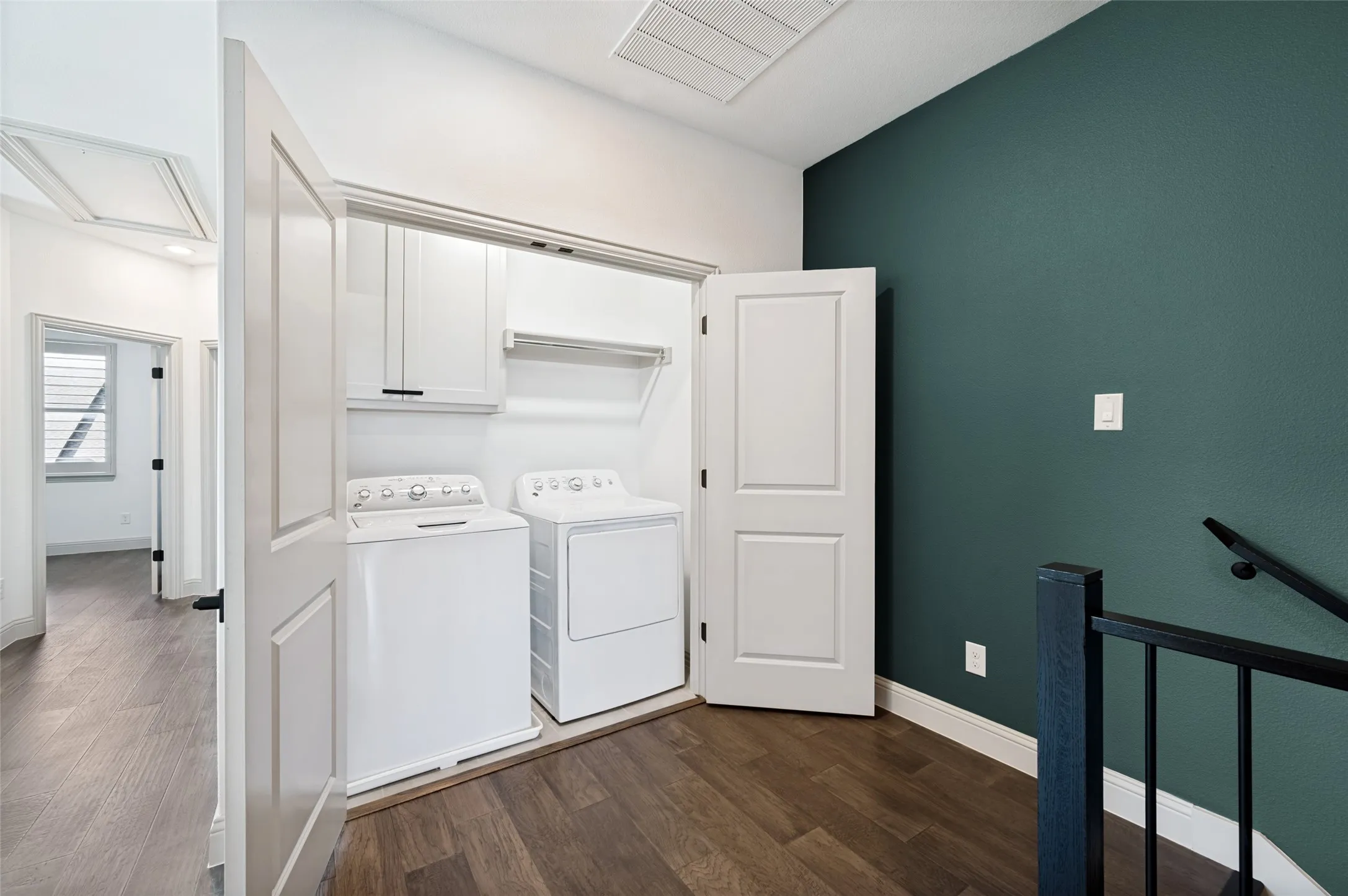 Townhouse For Sale in Collin County , 7101 Huckleberry Drive, Mc Kinney, Texas 75070, 3 Bedroom, 3 Bathroom, 2 Garage spaces, 1,978 Sqft, built in 2017, mls#21261513, Real Estate Agent in Mc Kinney, Homes For Sale in Collin county, Homes For Sale in Mc Kinney, Realtor in Mc Kinney Texas, Real Estate Brokerage Independent Realty Texas, Luminita Cordes Realtor