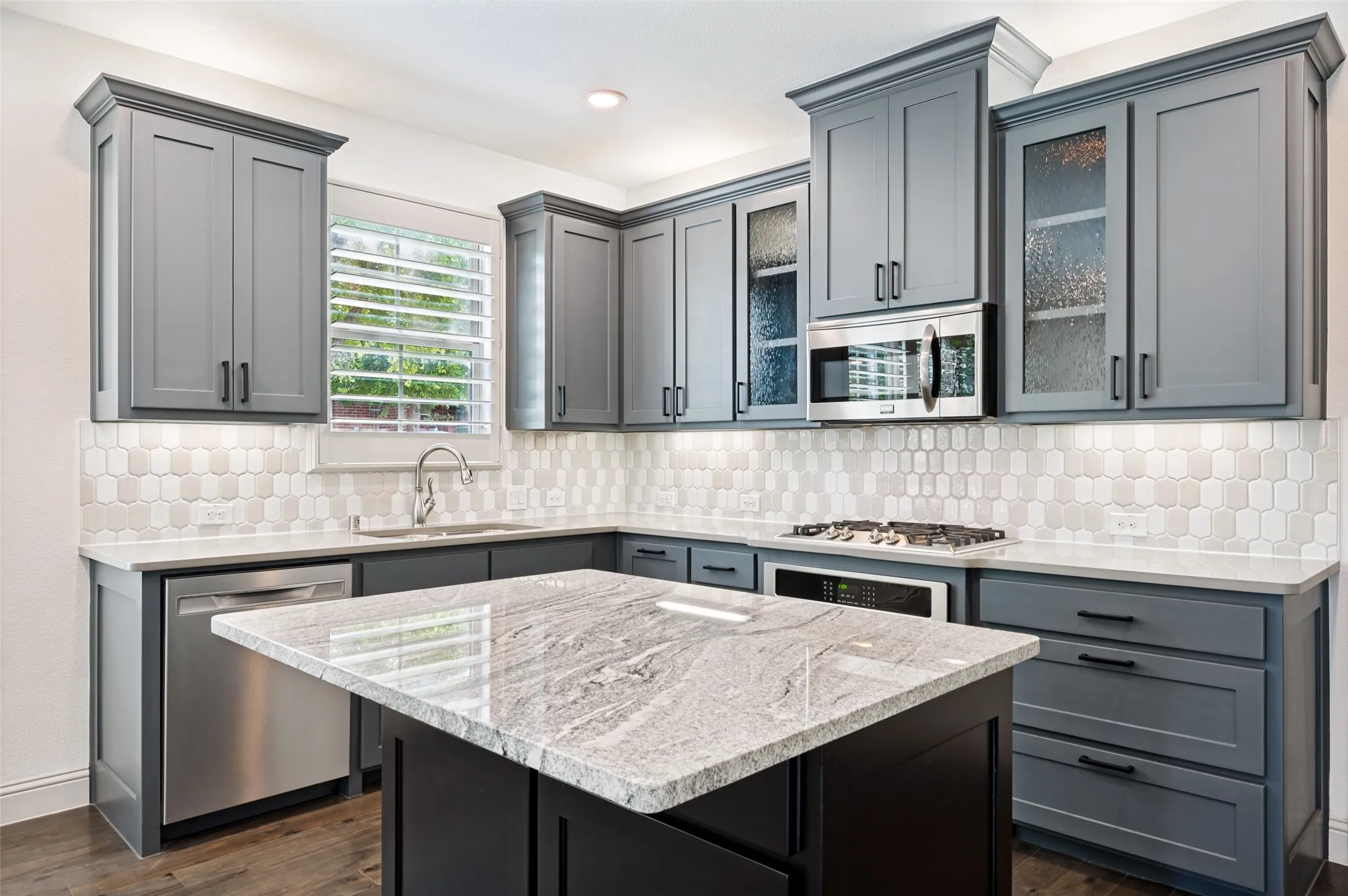Townhouse For Sale in Collin County , 7101 Huckleberry Drive, Mc Kinney, Texas 75070, 3 Bedroom, 3 Bathroom, 2 Garage spaces, 1,978 Sqft, built in 2017, mls#21261513, Real Estate Agent in Mc Kinney, Homes For Sale in Collin county, Homes For Sale in Mc Kinney, Realtor in Mc Kinney Texas, Real Estate Brokerage Independent Realty Texas, Luminita Cordes Realtor