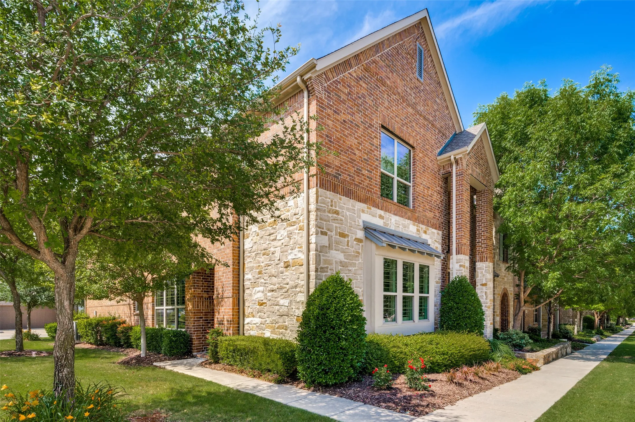 Townhouse For Sale in Collin County , 7101 Huckleberry Drive, Mc Kinney, Texas 75070, 3 Bedroom, 3 Bathroom, 2 Garage spaces, 1,978 Sqft, built in 2017, mls#21261513, Real Estate Agent in Mc Kinney, Homes For Sale in Collin county, Homes For Sale in Mc Kinney, Realtor in Mc Kinney Texas, Real Estate Brokerage Independent Realty Texas, Luminita Cordes Realtor
