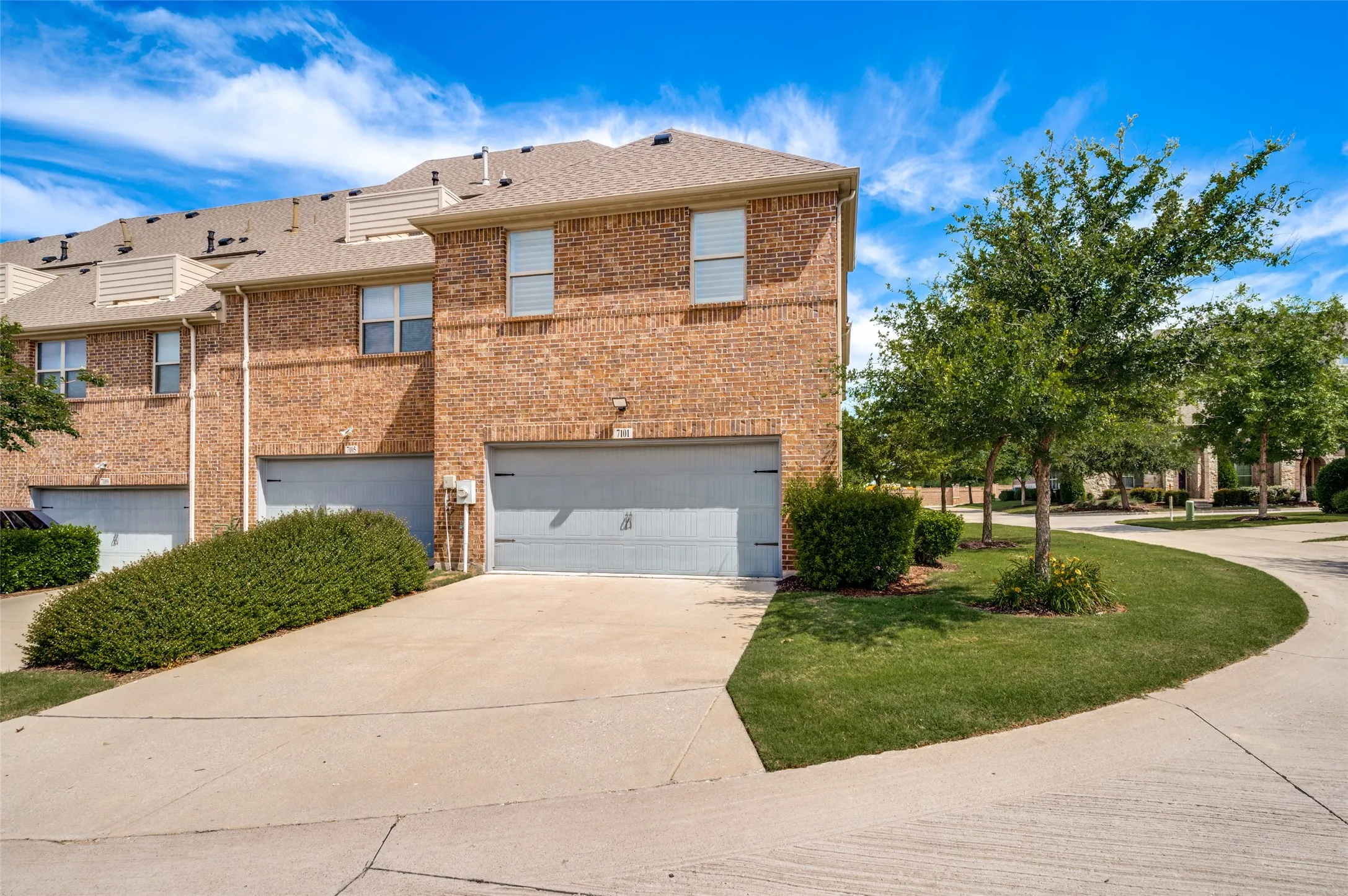 Townhouse For Sale in Collin County , 7101 Huckleberry Drive, Mc Kinney, Texas 75070, 3 Bedroom, 3 Bathroom, 2 Garage spaces, 1,978 Sqft, built in 2017, mls#21261513, Real Estate Agent in Mc Kinney, Homes For Sale in Collin county, Homes For Sale in Mc Kinney, Realtor in Mc Kinney Texas, Real Estate Brokerage Independent Realty Texas, Luminita Cordes Realtor