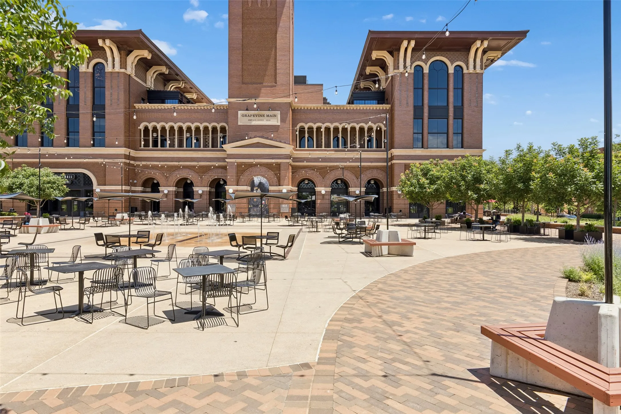 Luxury meets Texas charm at Hotel Vin — where outdoor entertainment, live music, and the premier dining experience of Harvest Hall bring Historic Main Street to life.