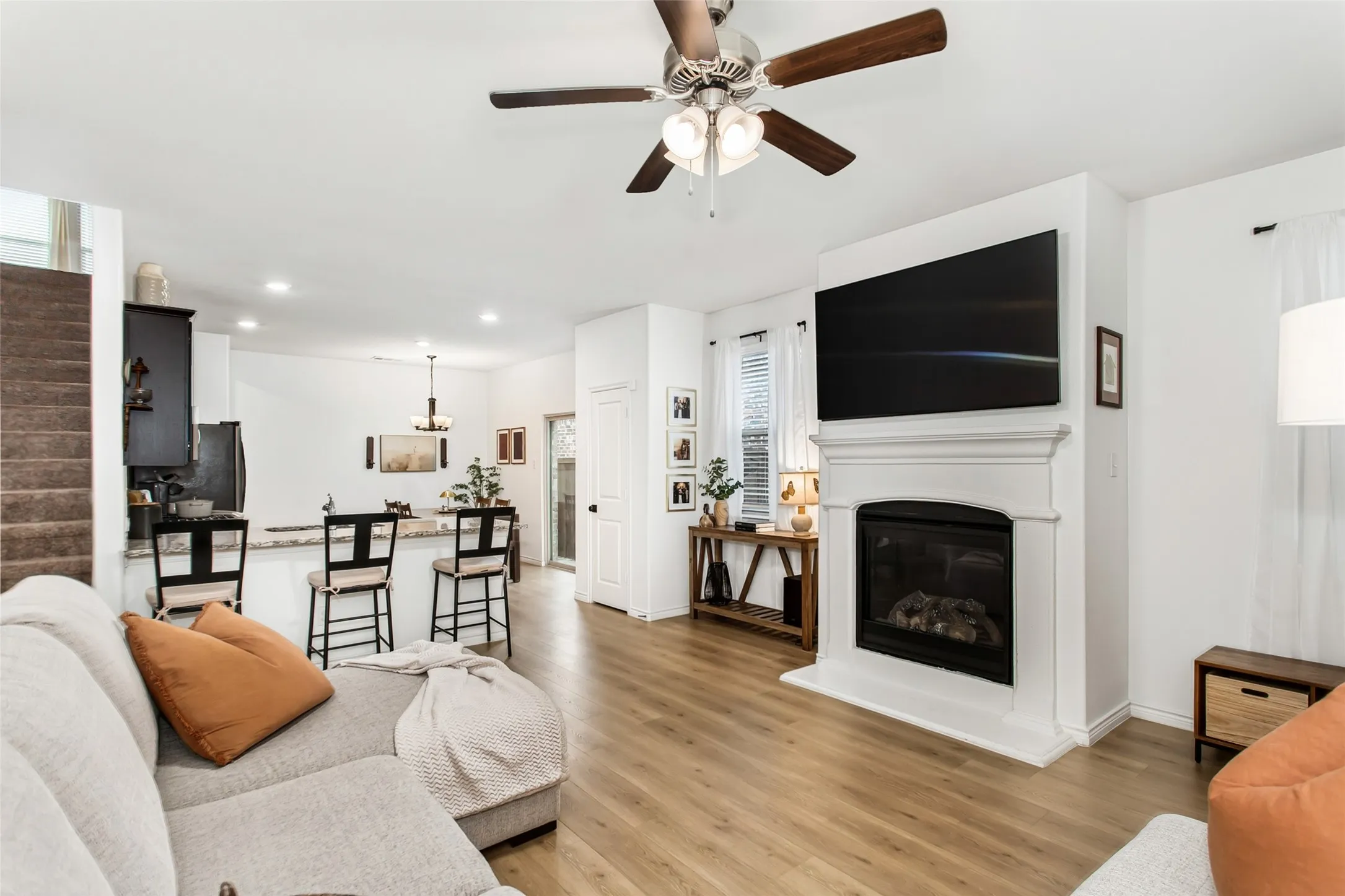Single Family Residence For Sale in Collin County , 1712 Ferguson Lane, Mc Kinney, Texas 75071, 3 Bedroom, 3 Bathroom, 2 Garage spaces, 1,871 Sqft, built in 2020, mls#21262251, Real Estate Agent in Mc Kinney, Homes For Sale in Collin county, Homes For Sale in Mc Kinney, Realtor in Mc Kinney Texas, Real Estate Brokerage Independent Realty Texas, Luminita Cordes Realtor