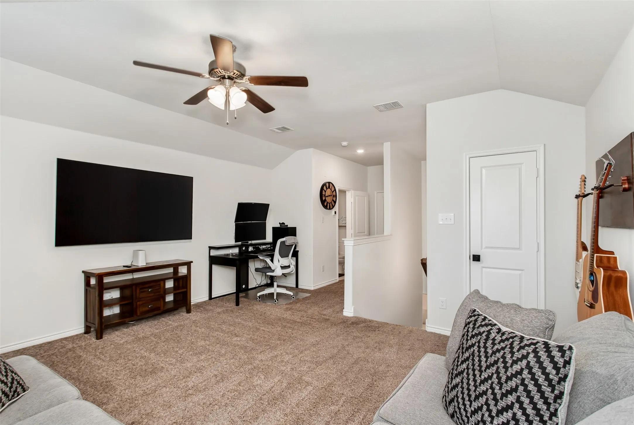 Single Family Residence For Sale in Collin County , 1712 Ferguson Lane, Mc Kinney, Texas 75071, 3 Bedroom, 3 Bathroom, 2 Garage spaces, 1,871 Sqft, built in 2020, mls#21262251, Real Estate Agent in Mc Kinney, Homes For Sale in Collin county, Homes For Sale in Mc Kinney, Realtor in Mc Kinney Texas, Real Estate Brokerage Independent Realty Texas, Luminita Cordes Realtor