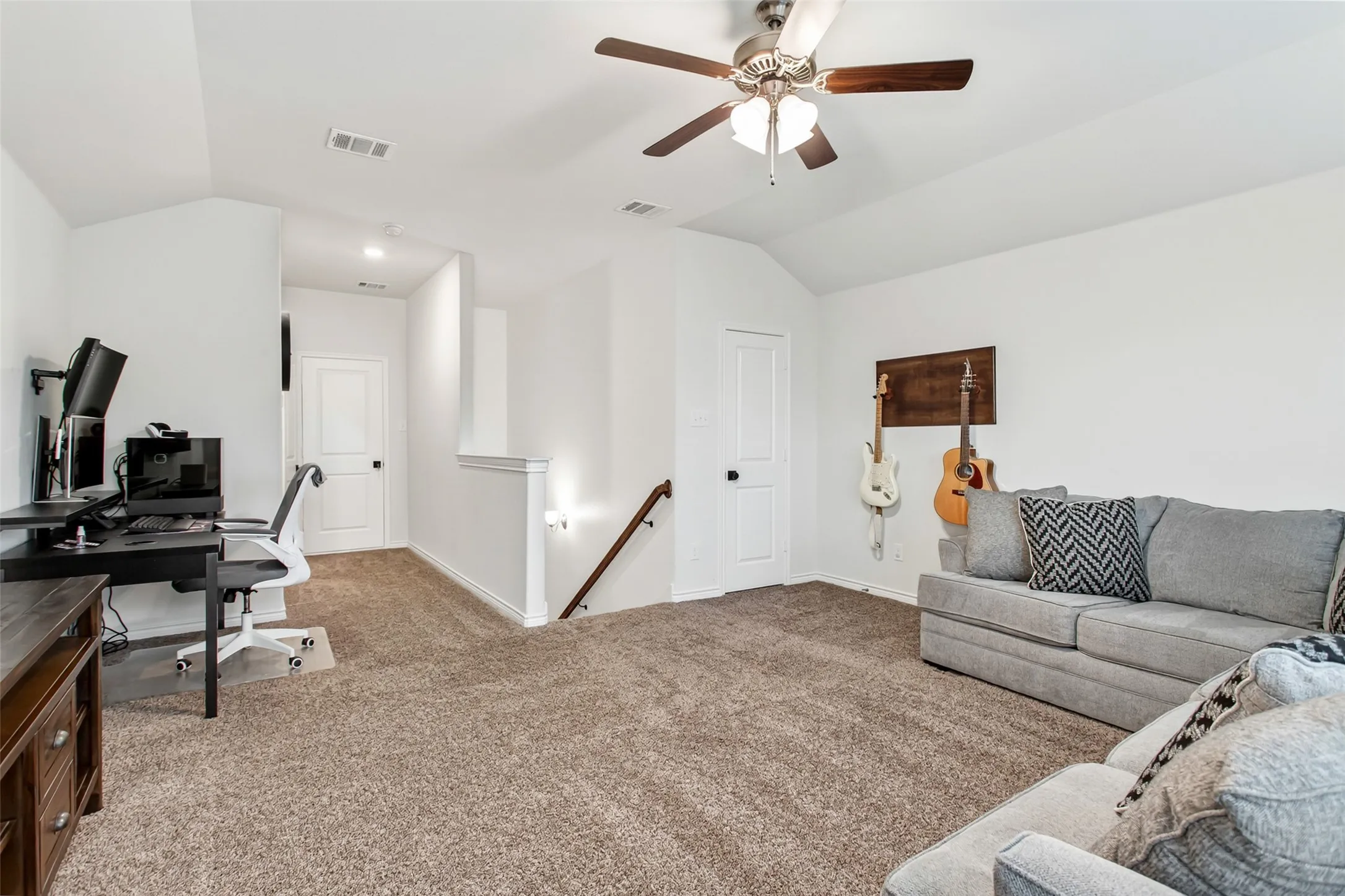 Single Family Residence For Sale in Collin County , 1712 Ferguson Lane, Mc Kinney, Texas 75071, 3 Bedroom, 3 Bathroom, 2 Garage spaces, 1,871 Sqft, built in 2020, mls#21262251, Real Estate Agent in Mc Kinney, Homes For Sale in Collin county, Homes For Sale in Mc Kinney, Realtor in Mc Kinney Texas, Real Estate Brokerage Independent Realty Texas, Luminita Cordes Realtor