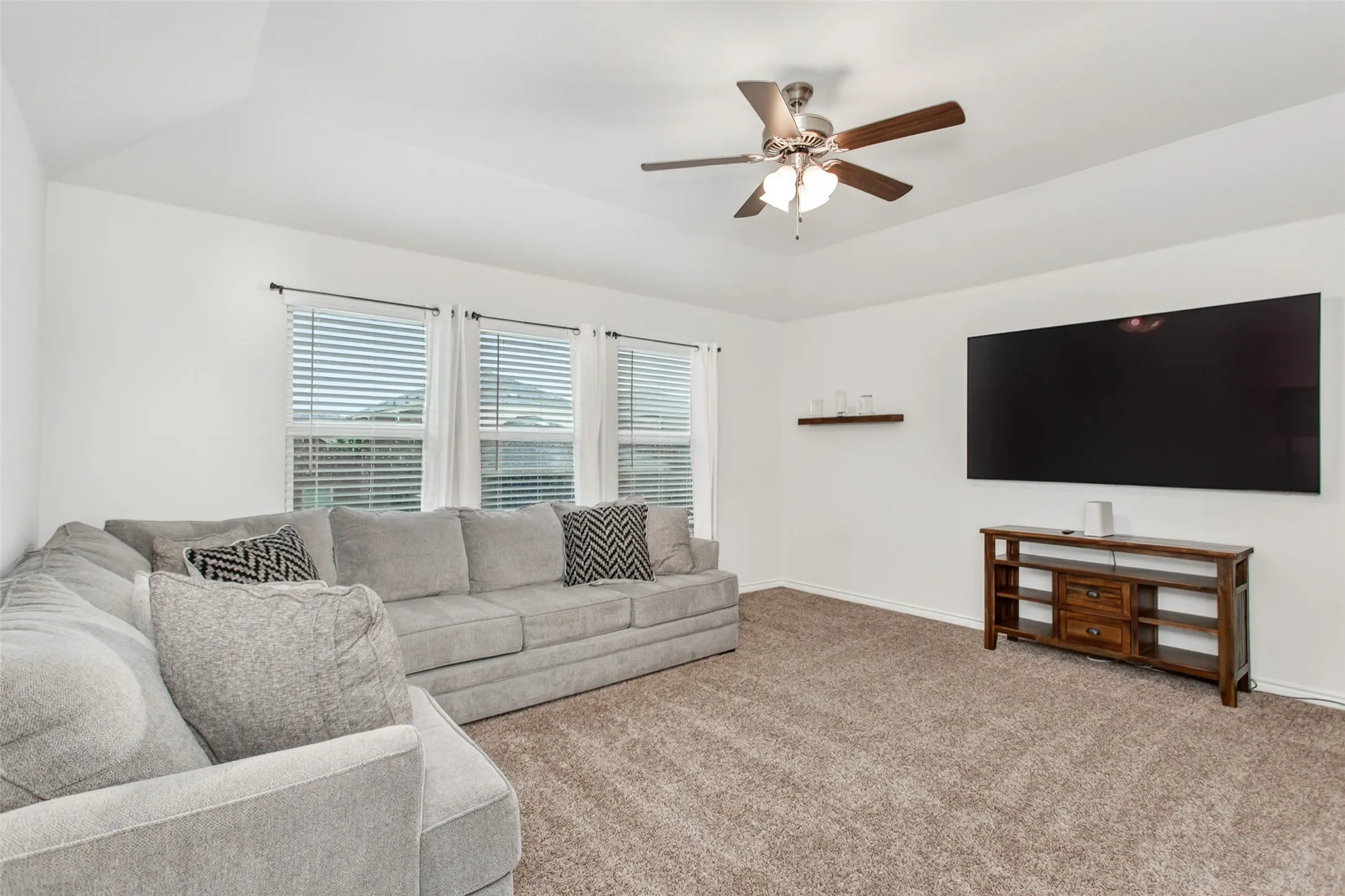 Single Family Residence For Sale in Collin County , 1712 Ferguson Lane, Mc Kinney, Texas 75071, 3 Bedroom, 3 Bathroom, 2 Garage spaces, 1,871 Sqft, built in 2020, mls#21262251, Real Estate Agent in Mc Kinney, Homes For Sale in Collin county, Homes For Sale in Mc Kinney, Realtor in Mc Kinney Texas, Real Estate Brokerage Independent Realty Texas, Luminita Cordes Realtor