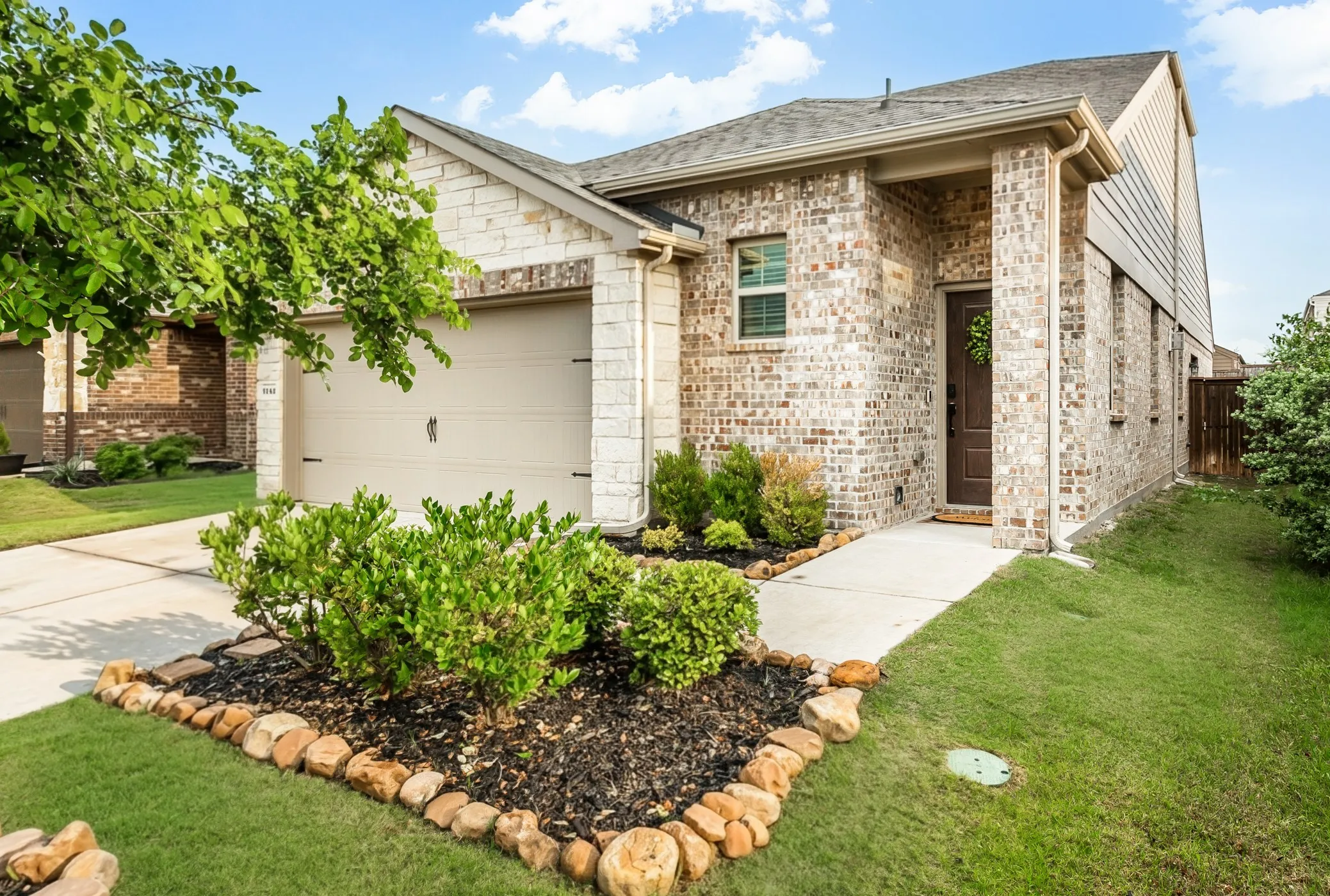 Single Family Residence For Sale in Collin County , 1712 Ferguson Lane, Mc Kinney, Texas 75071, 3 Bedroom, 3 Bathroom, 2 Garage spaces, 1,871 Sqft, built in 2020, mls#21262251, Real Estate Agent in Mc Kinney, Homes For Sale in Collin county, Homes For Sale in Mc Kinney, Realtor in Mc Kinney Texas, Real Estate Brokerage Independent Realty Texas, Luminita Cordes Realtor
