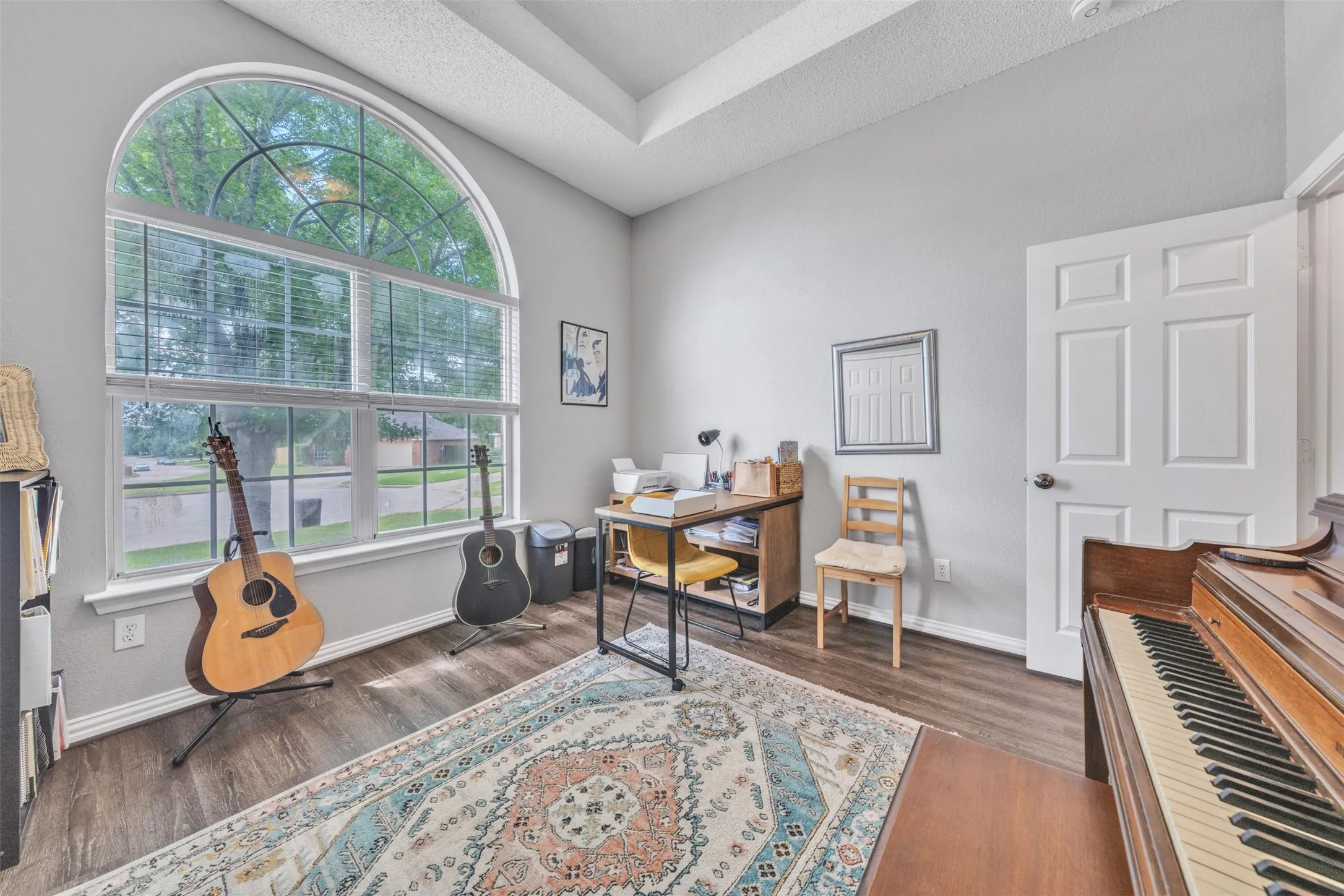 Single Family Residence For Rent in Tarrant County , 1618 Fern Drive, Mansfield, Texas 76063, 3 Bedroom, 2 Bathroom, 2 Garage spaces, 1,690 Sqft, built in 2001, mls#21264837, Real Estate Agent in Mansfield, Homes For Rent in Tarrant county, Homes For Rent in Mansfield, Realtor in Mansfield Texas, Real Estate Brokerage Independent Realty Texas, Luminita Cordes Realtor
