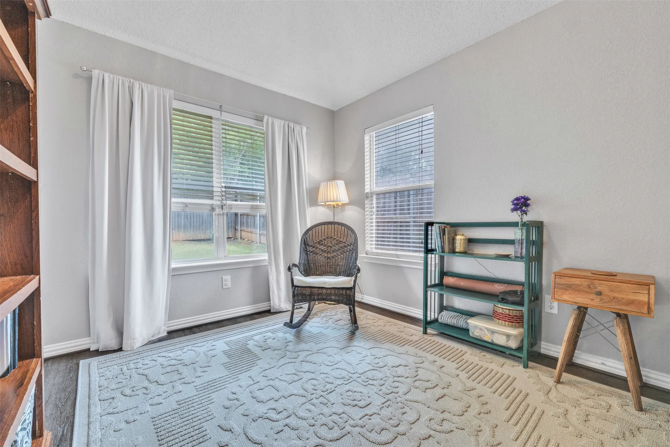 Single Family Residence For Rent in Tarrant County , 1618 Fern Drive, Mansfield, Texas 76063, 3 Bedroom, 2 Bathroom, 2 Garage spaces, 1,690 Sqft, built in 2001, mls#21264837, Real Estate Agent in Mansfield, Homes For Rent in Tarrant county, Homes For Rent in Mansfield, Realtor in Mansfield Texas, Real Estate Brokerage Independent Realty Texas, Luminita Cordes Realtor