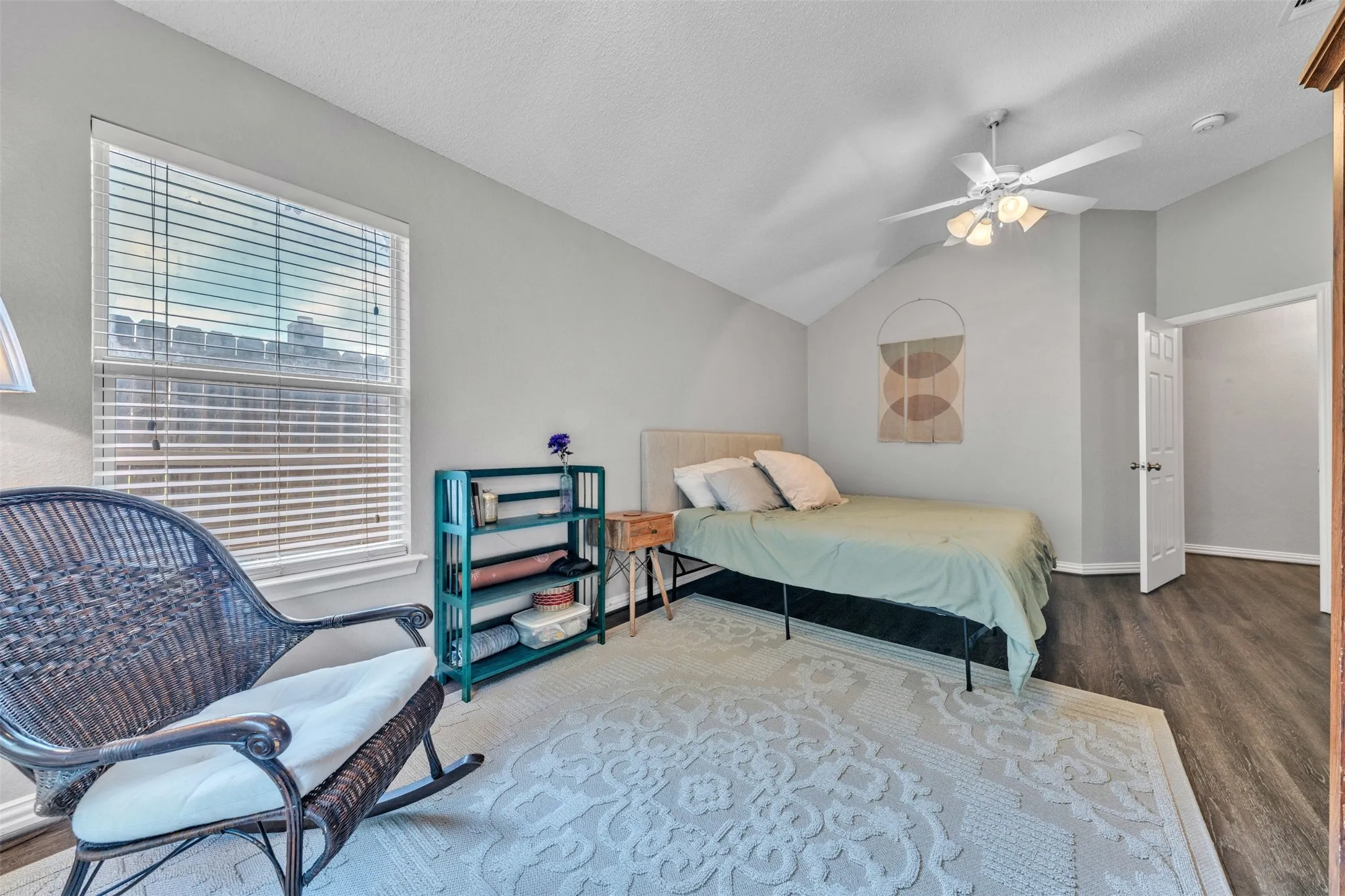Single Family Residence For Rent in Tarrant County , 1618 Fern Drive, Mansfield, Texas 76063, 3 Bedroom, 2 Bathroom, 2 Garage spaces, 1,690 Sqft, built in 2001, mls#21264837, Real Estate Agent in Mansfield, Homes For Rent in Tarrant county, Homes For Rent in Mansfield, Realtor in Mansfield Texas, Real Estate Brokerage Independent Realty Texas, Luminita Cordes Realtor
