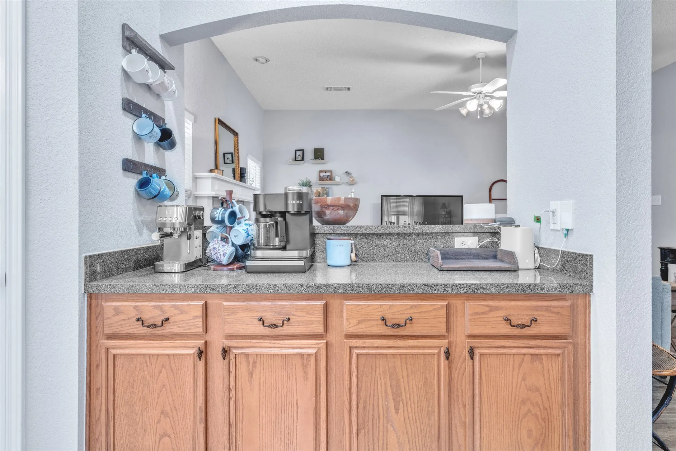Single Family Residence For Rent in Tarrant County , 1618 Fern Drive, Mansfield, Texas 76063, 3 Bedroom, 2 Bathroom, 2 Garage spaces, 1,690 Sqft, built in 2001, mls#21264837, Real Estate Agent in Mansfield, Homes For Rent in Tarrant county, Homes For Rent in Mansfield, Realtor in Mansfield Texas, Real Estate Brokerage Independent Realty Texas, Luminita Cordes Realtor