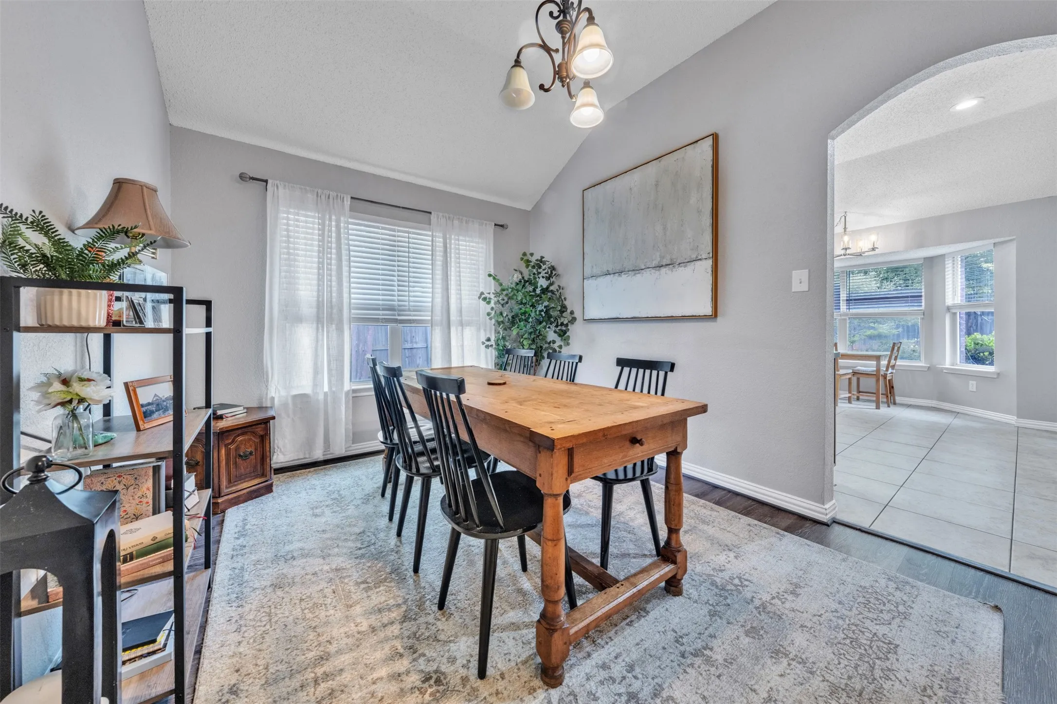 Single Family Residence For Rent in Tarrant County , 1618 Fern Drive, Mansfield, Texas 76063, 3 Bedroom, 2 Bathroom, 2 Garage spaces, 1,690 Sqft, built in 2001, mls#21264837, Real Estate Agent in Mansfield, Homes For Rent in Tarrant county, Homes For Rent in Mansfield, Realtor in Mansfield Texas, Real Estate Brokerage Independent Realty Texas, Luminita Cordes Realtor
