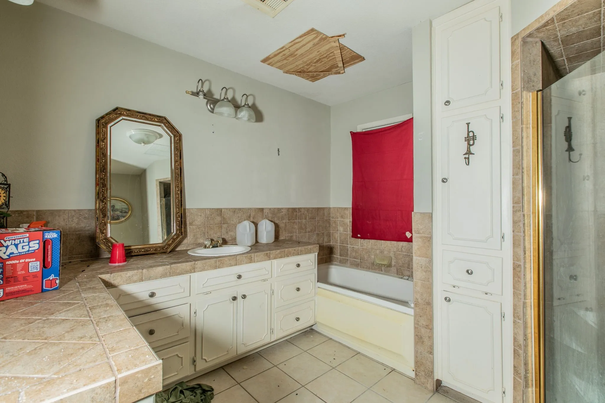 Single Family Residence For Sale in Mc Lennan County , 3606 Austin Avenue, Waco, Texas 76710, 3 Bedroom, 3 Bathroom, 2 Garage spaces, 2,658 Sqft, built in 1952, Price $340,000, mls#21247027, Real Estate Agent in Waco, Homes For Sale in Mc Lennan county, Homes For Sale in Waco, Realtor in Waco Texas, Real Estate Brokerage Independent Realty Texas, Luminita Cordes Realtor