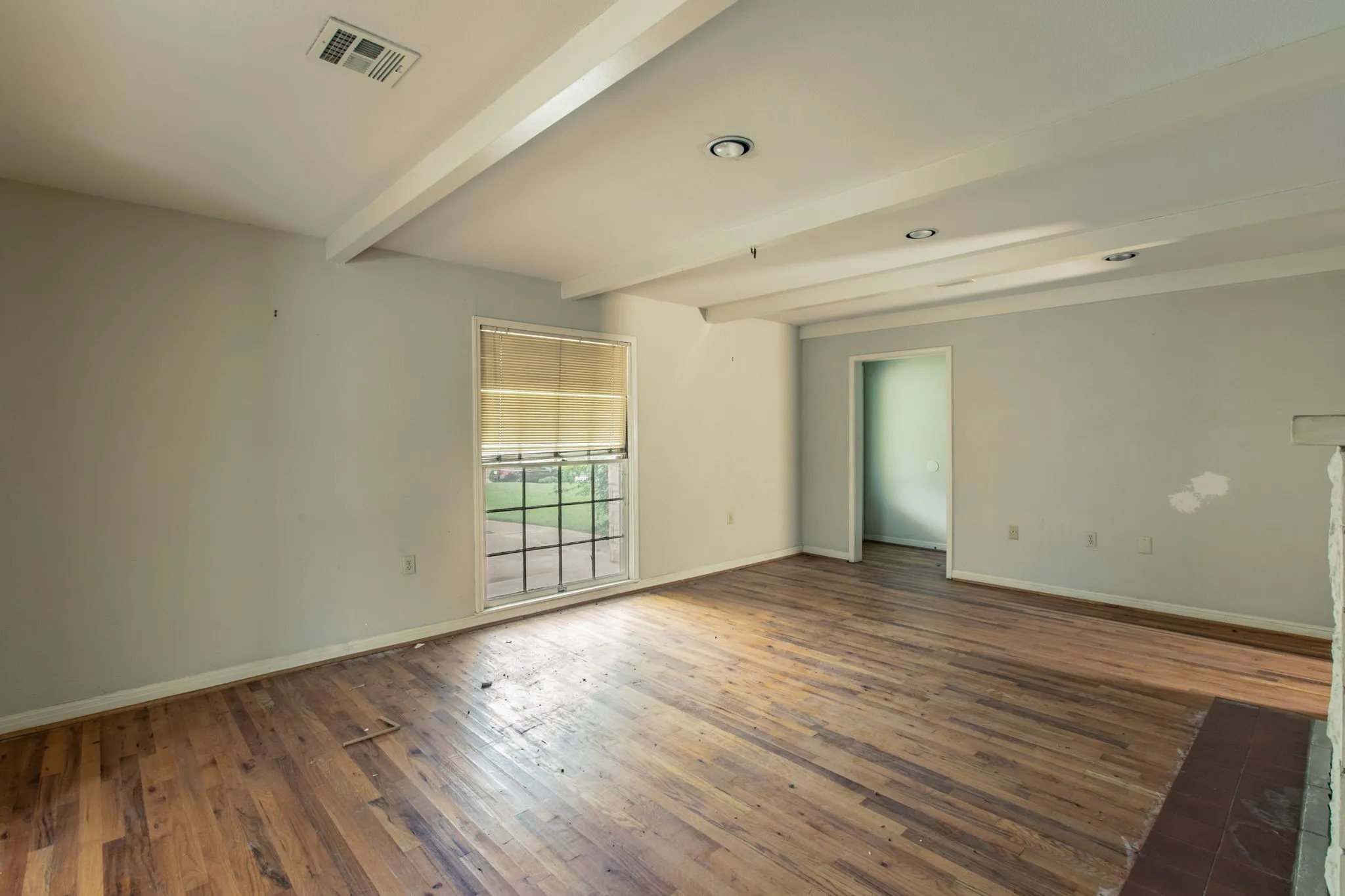 Single Family Residence For Sale in Mc Lennan County , 3606 Austin Avenue, Waco, Texas 76710, 3 Bedroom, 3 Bathroom, 2 Garage spaces, 2,658 Sqft, built in 1952, Price $340,000, mls#21247027, Real Estate Agent in Waco, Homes For Sale in Mc Lennan county, Homes For Sale in Waco, Realtor in Waco Texas, Real Estate Brokerage Independent Realty Texas, Luminita Cordes Realtor