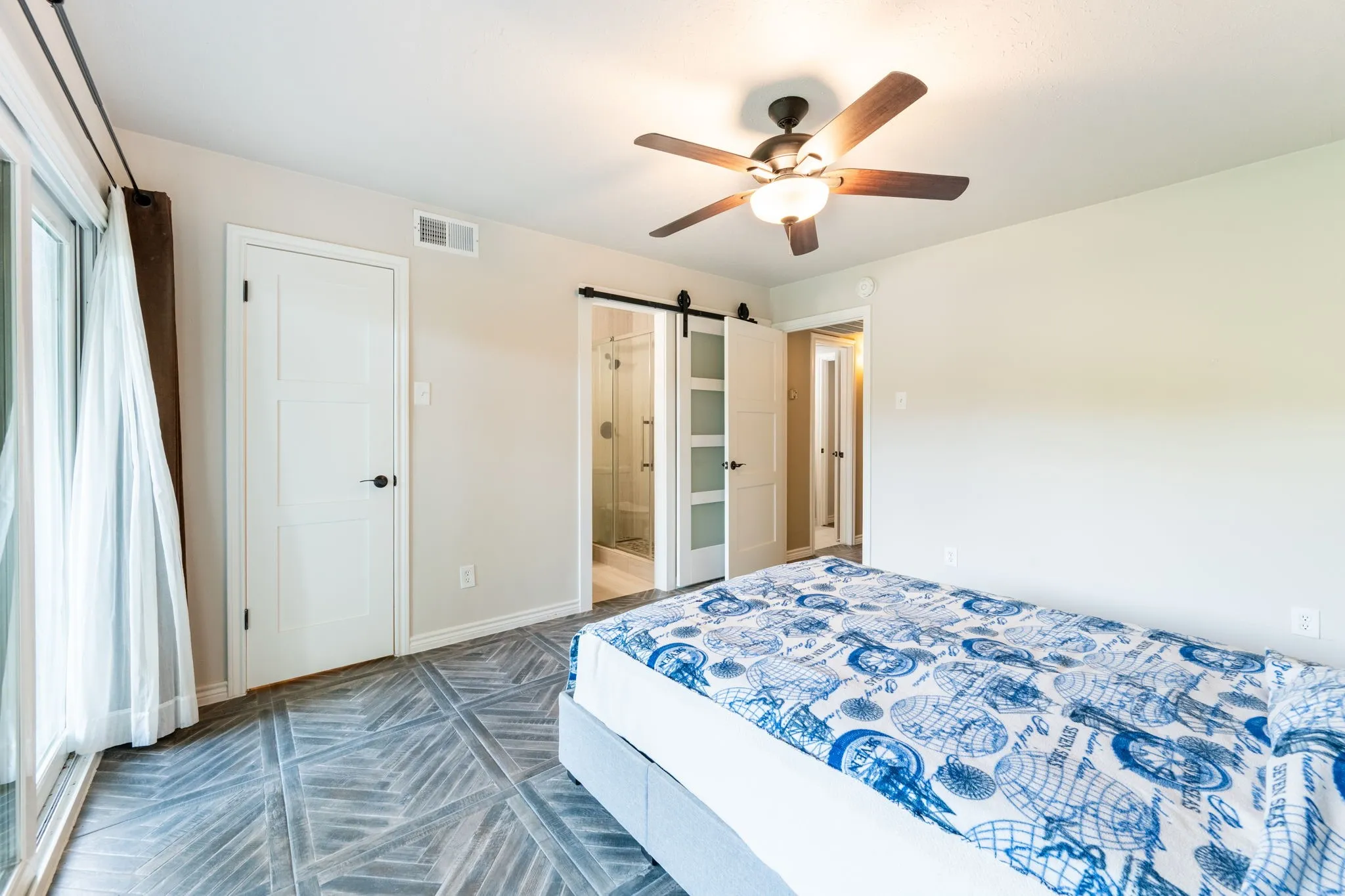 Condominium For Rent in Rockwall County , 300 Rush Creek Drive A2, Heath, Texas 75032, 3 Bedroom, 3 Bathroom, Garage spaces, 1,452 Sqft, built in 1972, mls#21263446, Real Estate Agent in Heath, Homes For Rent in Rockwall county, Homes For Rent in Heath, Realtor in Heath Texas, Real Estate Brokerage Independent Realty Texas, Luminita Cordes Realtor
