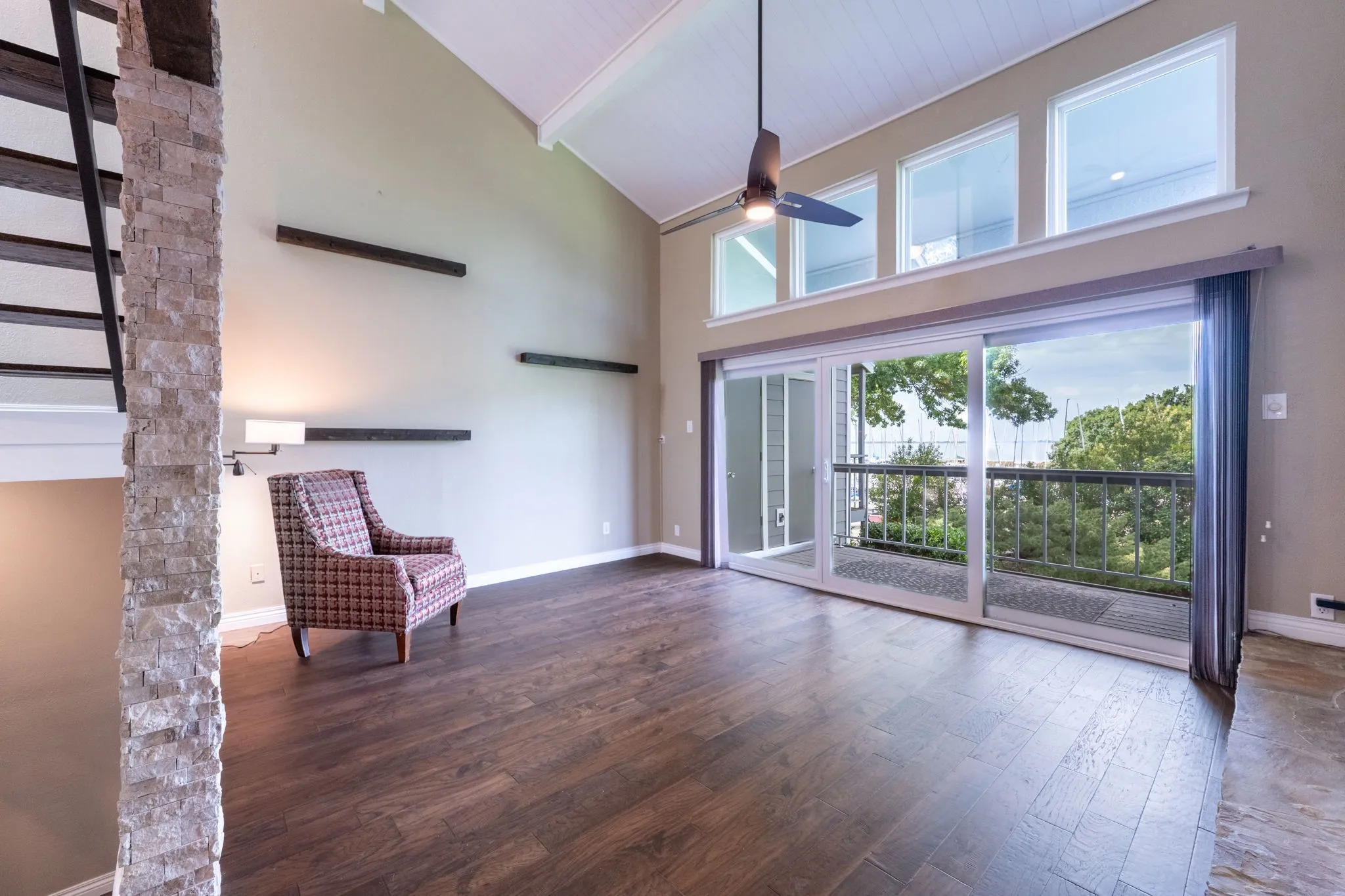 Condominium For Rent in Rockwall County , 300 Rush Creek Drive A2, Heath, Texas 75032, 3 Bedroom, 3 Bathroom, Garage spaces, 1,452 Sqft, built in 1972, mls#21263446, Real Estate Agent in Heath, Homes For Rent in Rockwall county, Homes For Rent in Heath, Realtor in Heath Texas, Real Estate Brokerage Independent Realty Texas, Luminita Cordes Realtor