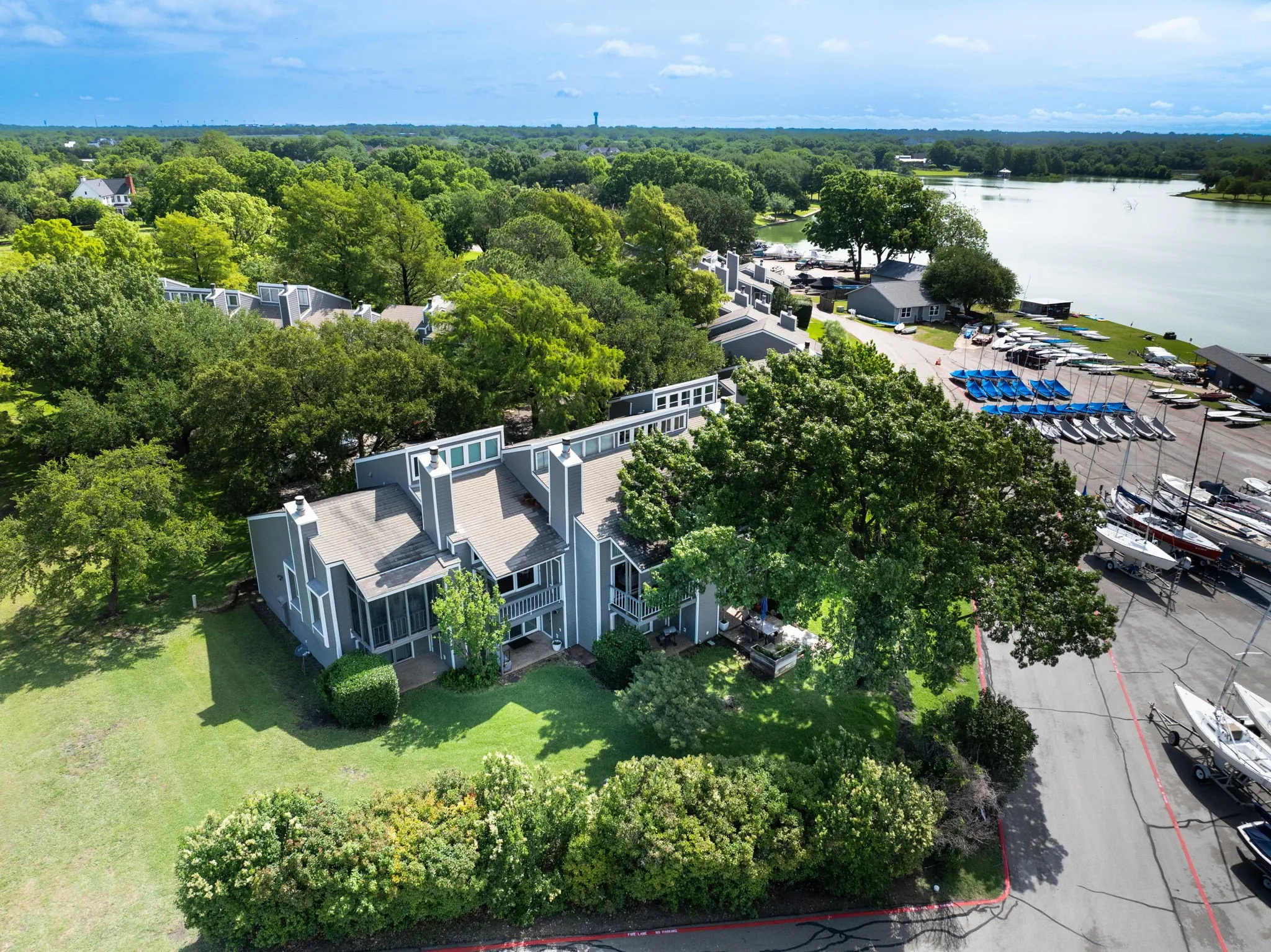 Condominium For Rent in Rockwall County , 300 Rush Creek Drive A2, Heath, Texas 75032, 3 Bedroom, 3 Bathroom, Garage spaces, 1,452 Sqft, built in 1972, mls#21263446, Real Estate Agent in Heath, Homes For Rent in Rockwall county, Homes For Rent in Heath, Realtor in Heath Texas, Real Estate Brokerage Independent Realty Texas, Luminita Cordes Realtor