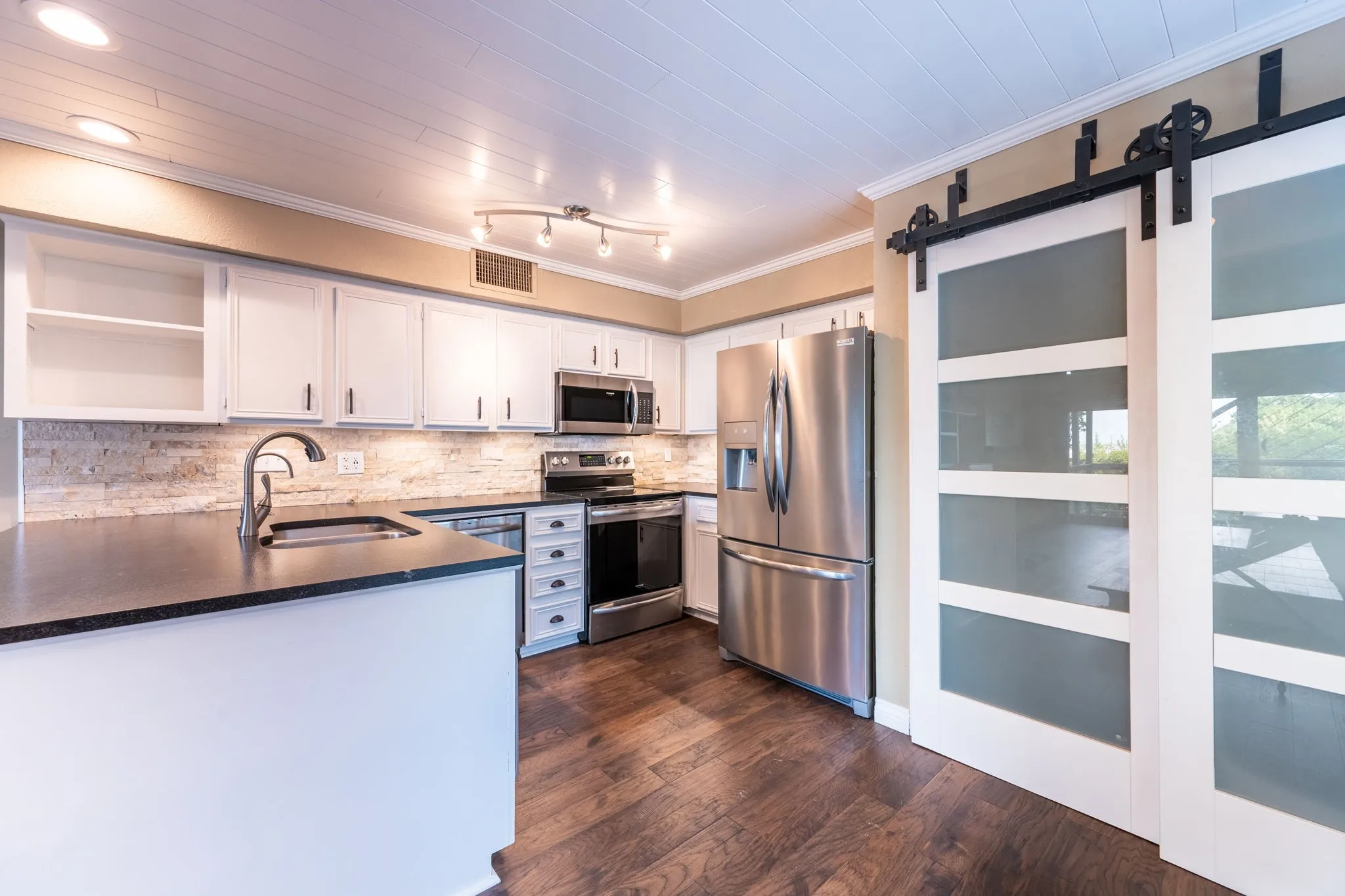 Condominium For Rent in Rockwall County , 300 Rush Creek Drive A2, Heath, Texas 75032, 3 Bedroom, 3 Bathroom, Garage spaces, 1,452 Sqft, built in 1972, mls#21263446, Real Estate Agent in Heath, Homes For Rent in Rockwall county, Homes For Rent in Heath, Realtor in Heath Texas, Real Estate Brokerage Independent Realty Texas, Luminita Cordes Realtor