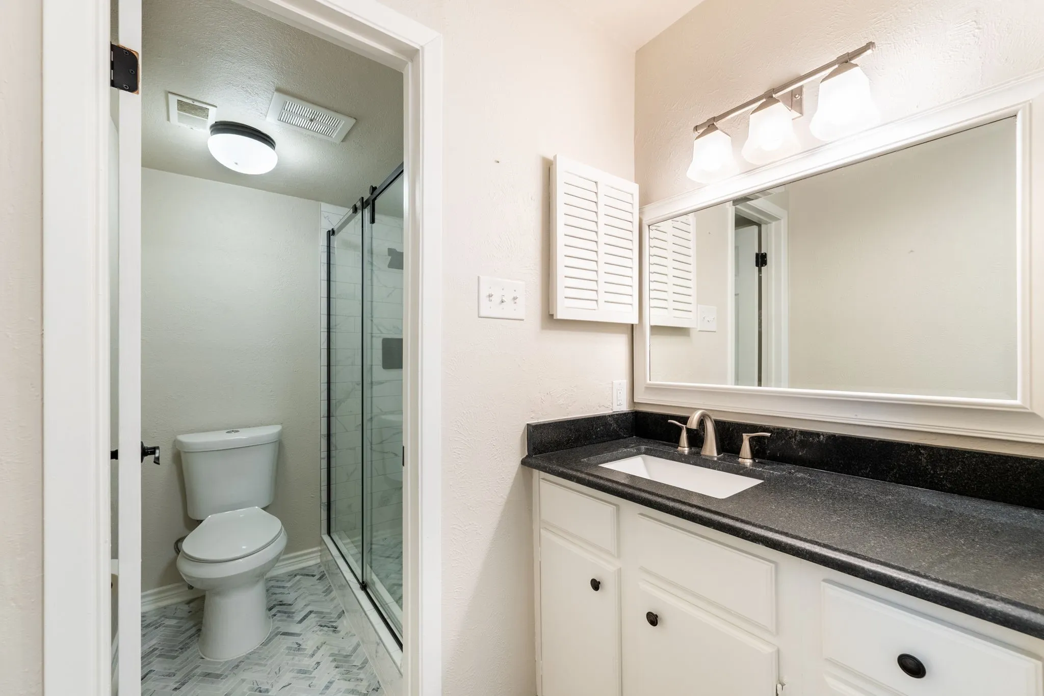 Condominium For Rent in Rockwall County , 300 Rush Creek Drive A2, Heath, Texas 75032, 3 Bedroom, 3 Bathroom, Garage spaces, 1,452 Sqft, built in 1972, mls#21263446, Real Estate Agent in Heath, Homes For Rent in Rockwall county, Homes For Rent in Heath, Realtor in Heath Texas, Real Estate Brokerage Independent Realty Texas, Luminita Cordes Realtor