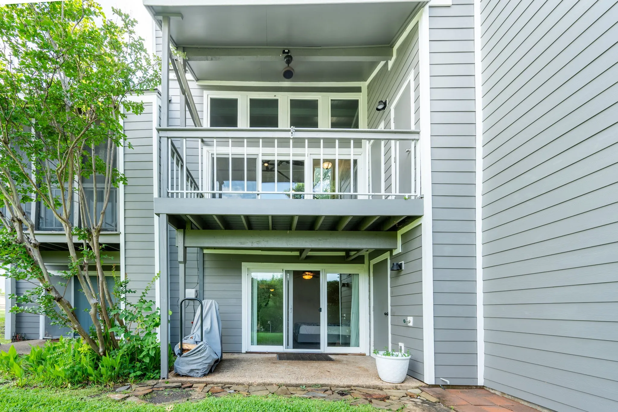 Condominium For Rent in Rockwall County , 300 Rush Creek Drive A2, Heath, Texas 75032, 3 Bedroom, 3 Bathroom, Garage spaces, 1,452 Sqft, built in 1972, mls#21263446, Real Estate Agent in Heath, Homes For Rent in Rockwall county, Homes For Rent in Heath, Realtor in Heath Texas, Real Estate Brokerage Independent Realty Texas, Luminita Cordes Realtor