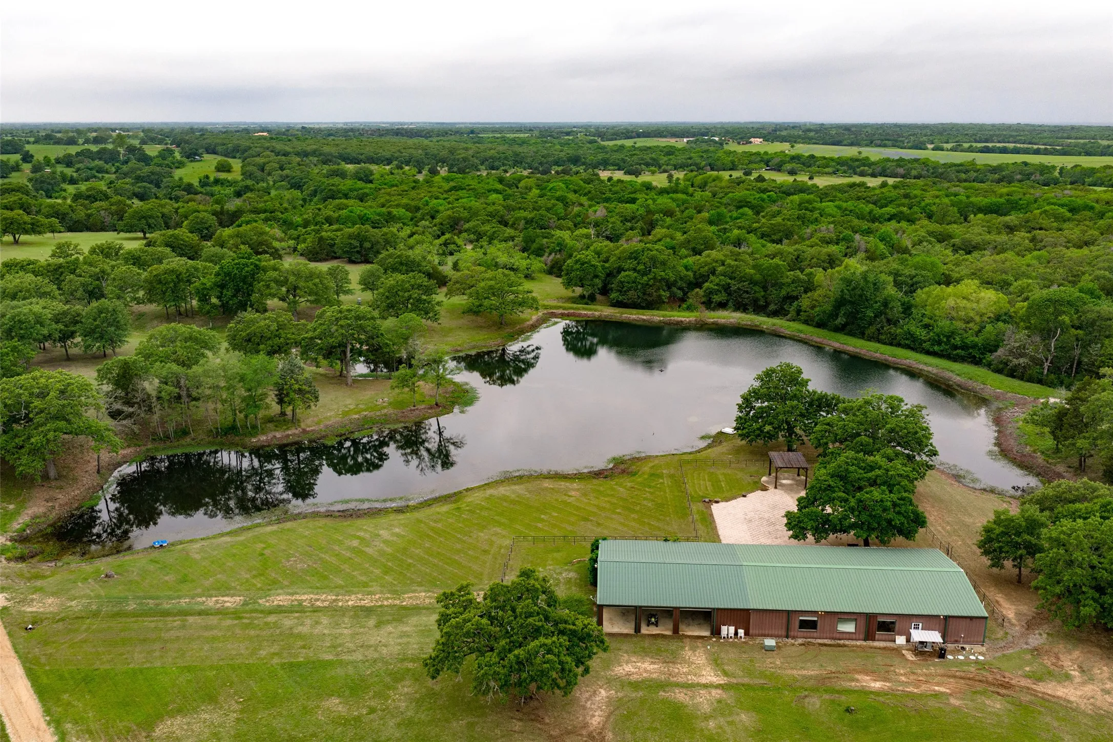 Single Family Residence For Sale in Navarro County , 5531 NE County Road 3130, Kerens, Texas 75144, 7 Bedroom, 4 Bathroom, 2 Garage spaces, 3,540 Sqft, built in 2010, mls#21264765, Real Estate Agent in Kerens, Homes For Sale in Navarro county, Homes For Sale in Kerens, Realtor in Kerens Texas, Real Estate Brokerage Independent Realty Texas, Luminita Cordes Realtor