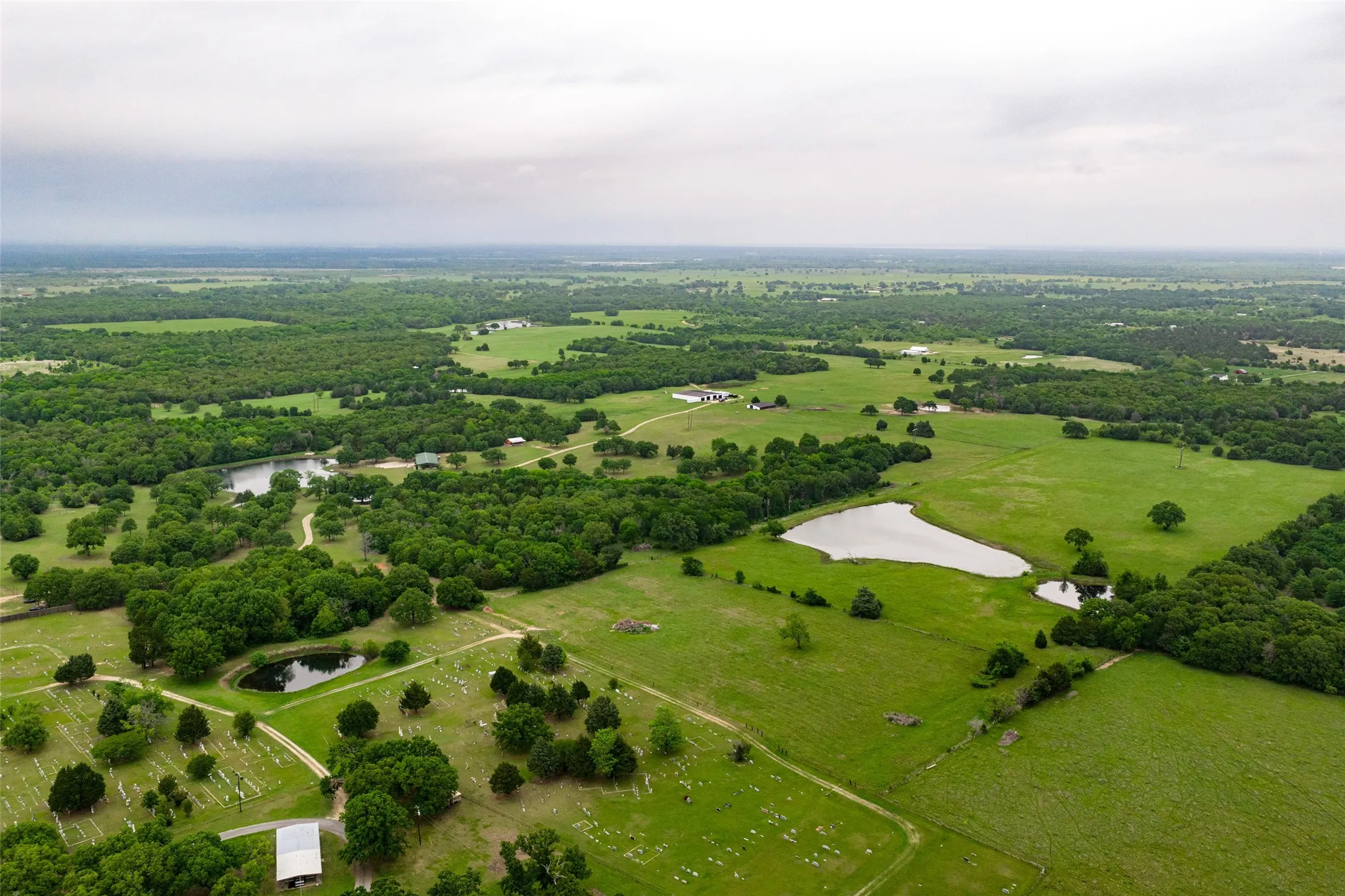 Single Family Residence For Sale in Navarro County , 5531 NE County Road 3130, Kerens, Texas 75144, 7 Bedroom, 4 Bathroom, 2 Garage spaces, 3,540 Sqft, built in 2010, mls#21264765, Real Estate Agent in Kerens, Homes For Sale in Navarro county, Homes For Sale in Kerens, Realtor in Kerens Texas, Real Estate Brokerage Independent Realty Texas, Luminita Cordes Realtor