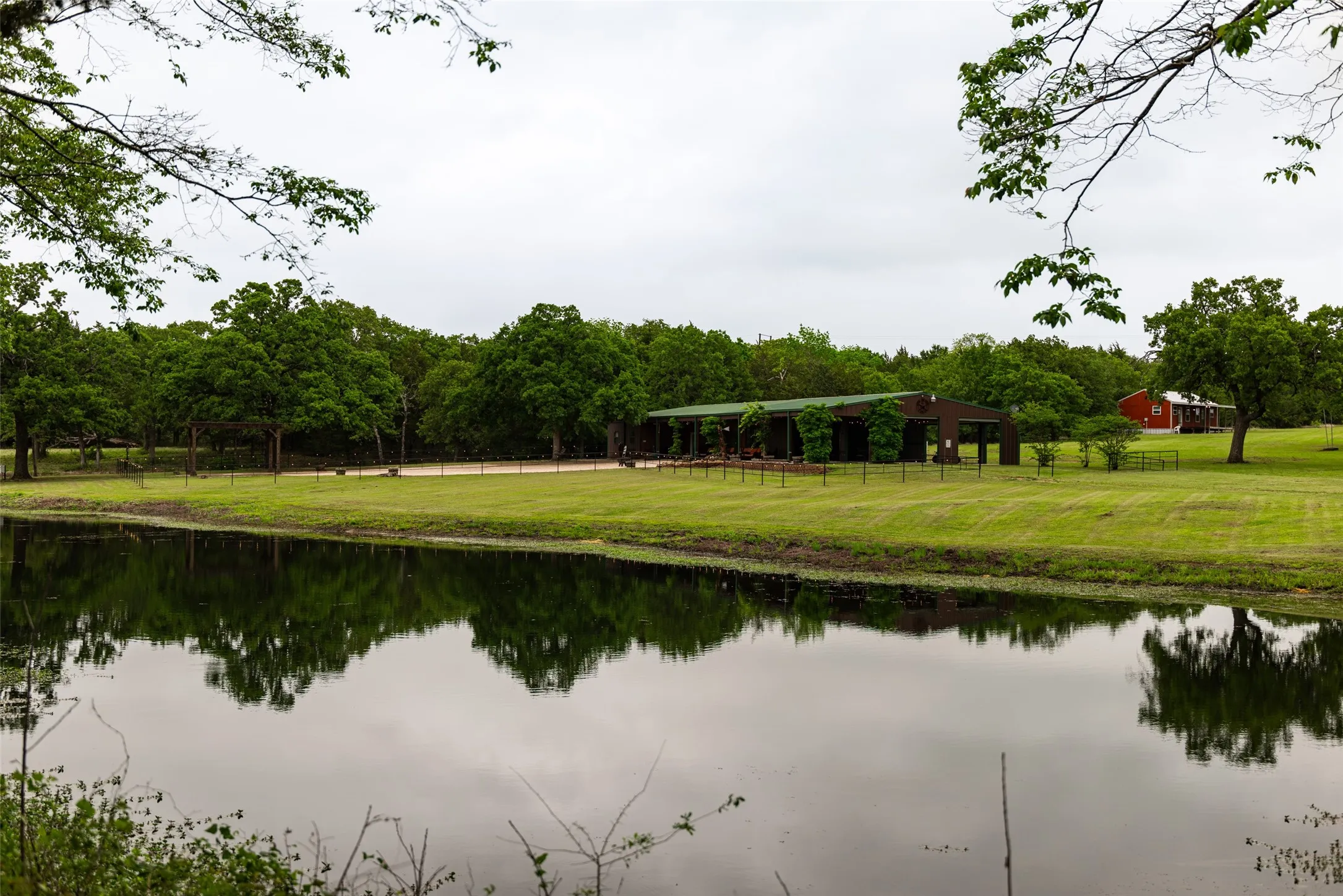 Single Family Residence For Sale in Navarro County , 5531 NE County Road 3130, Kerens, Texas 75144, 7 Bedroom, 4 Bathroom, 2 Garage spaces, 3,540 Sqft, built in 2010, mls#21264765, Real Estate Agent in Kerens, Homes For Sale in Navarro county, Homes For Sale in Kerens, Realtor in Kerens Texas, Real Estate Brokerage Independent Realty Texas, Luminita Cordes Realtor