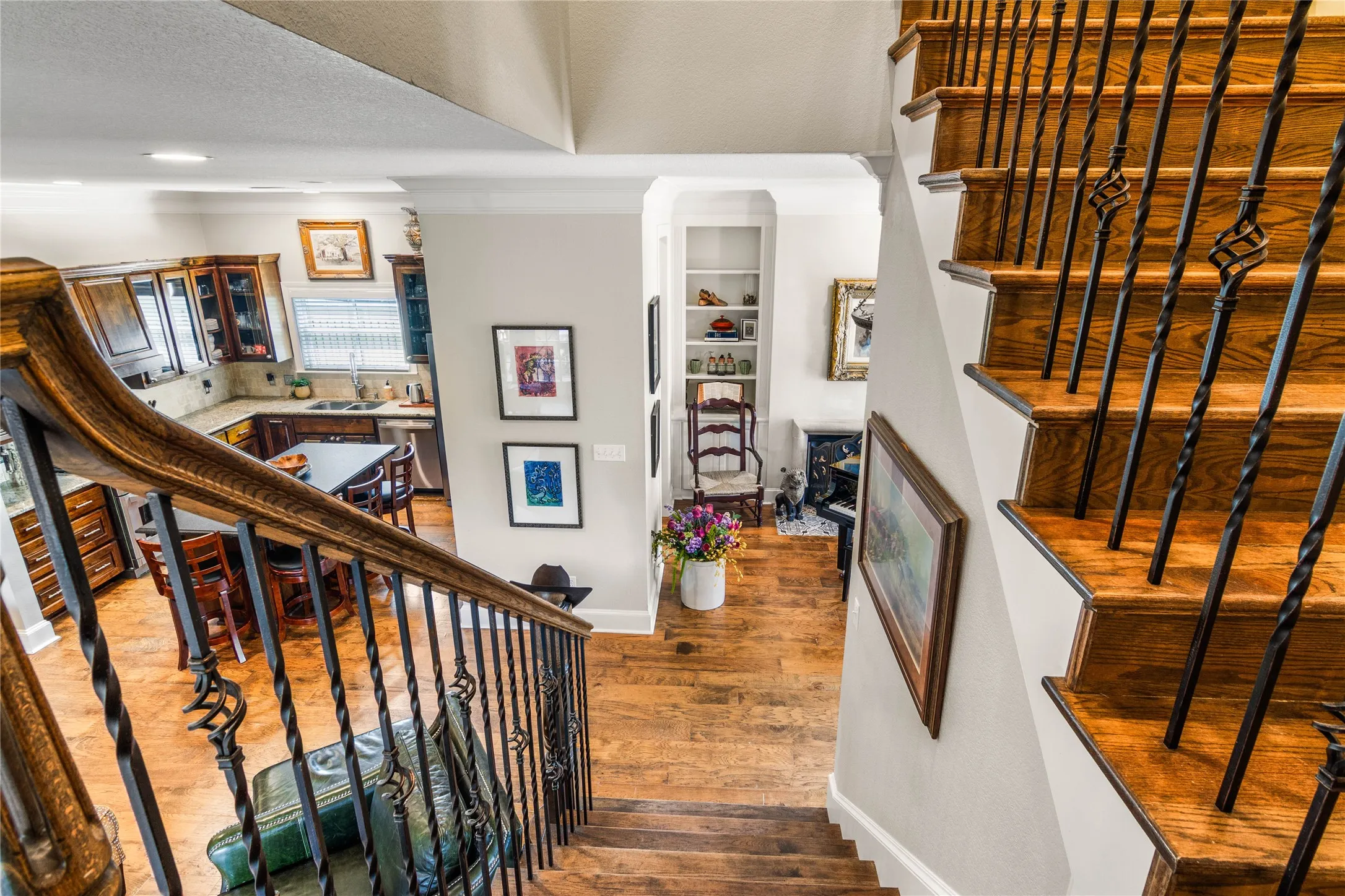 Single Family Residence For Sale in Mc Lennan County , 40 Enclave Court, Waco, Texas 76708, 4 Bedroom, 4 Bathroom, 2 Garage spaces, 2,825 Sqft, built in 2007, Price $625,000, mls#21250524, Real Estate Agent in Waco, Homes For Sale in Mc Lennan county, Homes For Sale in Waco, Realtor in Waco Texas, Real Estate Brokerage Independent Realty Texas, Luminita Cordes Realtor