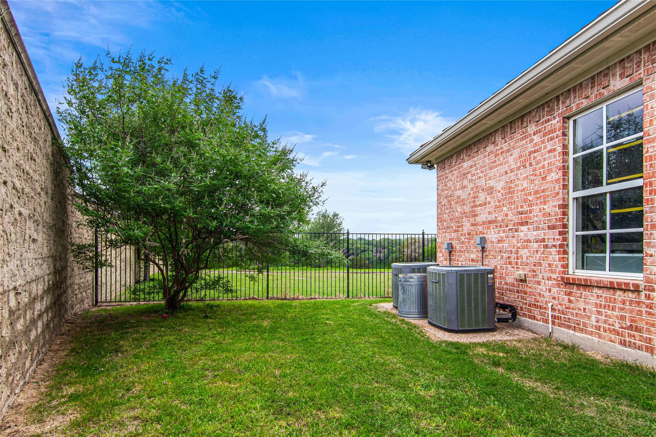 Single Family Residence For Sale in Mc Lennan County , 40 Enclave Court, Waco, Texas 76708, 4 Bedroom, 4 Bathroom, 2 Garage spaces, 2,825 Sqft, built in 2007, Price $625,000, mls#21250524, Real Estate Agent in Waco, Homes For Sale in Mc Lennan county, Homes For Sale in Waco, Realtor in Waco Texas, Real Estate Brokerage Independent Realty Texas, Luminita Cordes Realtor
