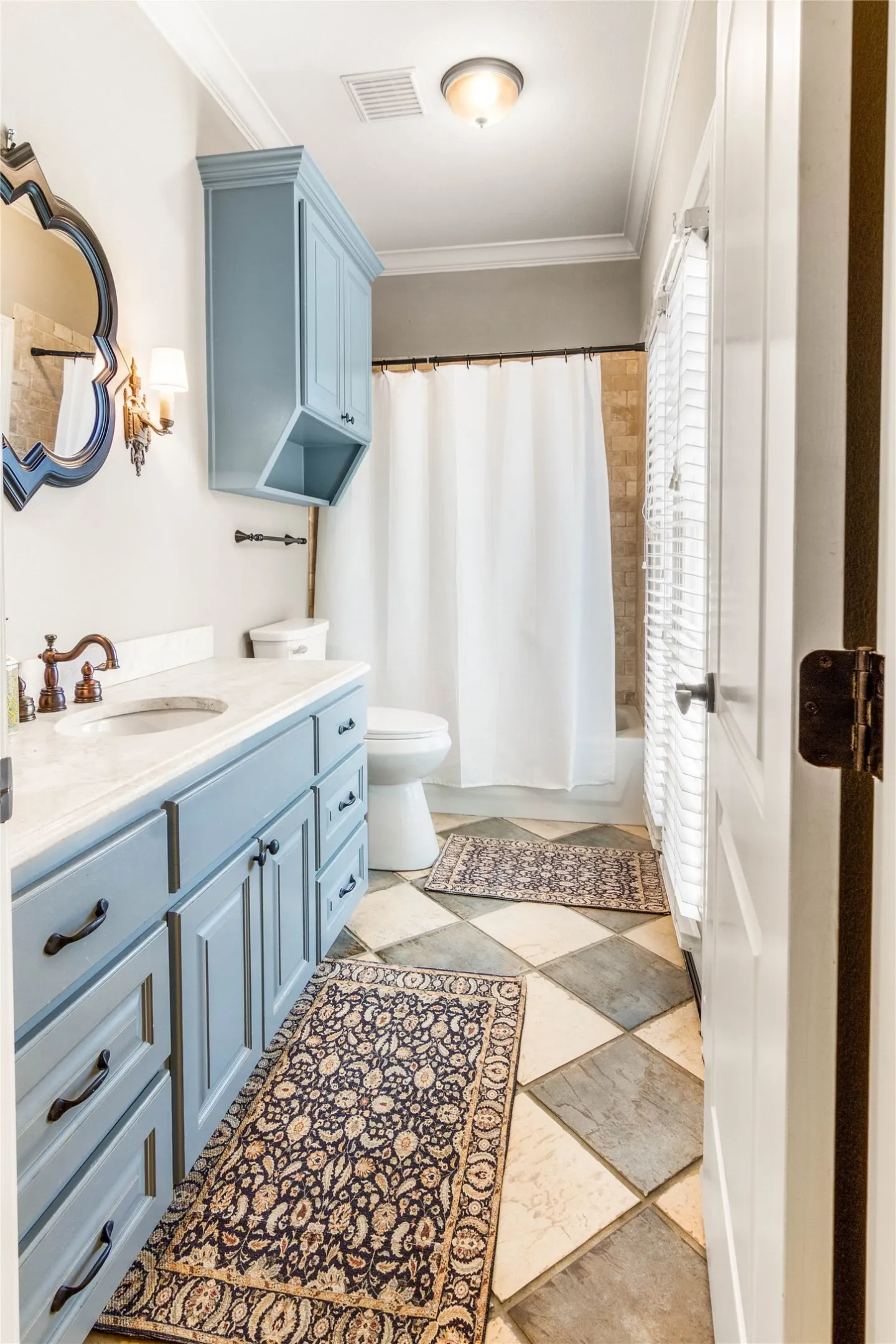 Single Family Residence For Sale in Mc Lennan County , 40 Enclave Court, Waco, Texas 76708, 4 Bedroom, 4 Bathroom, 2 Garage spaces, 2,825 Sqft, built in 2007, Price $625,000, mls#21250524, Real Estate Agent in Waco, Homes For Sale in Mc Lennan county, Homes For Sale in Waco, Realtor in Waco Texas, Real Estate Brokerage Independent Realty Texas, Luminita Cordes Realtor
