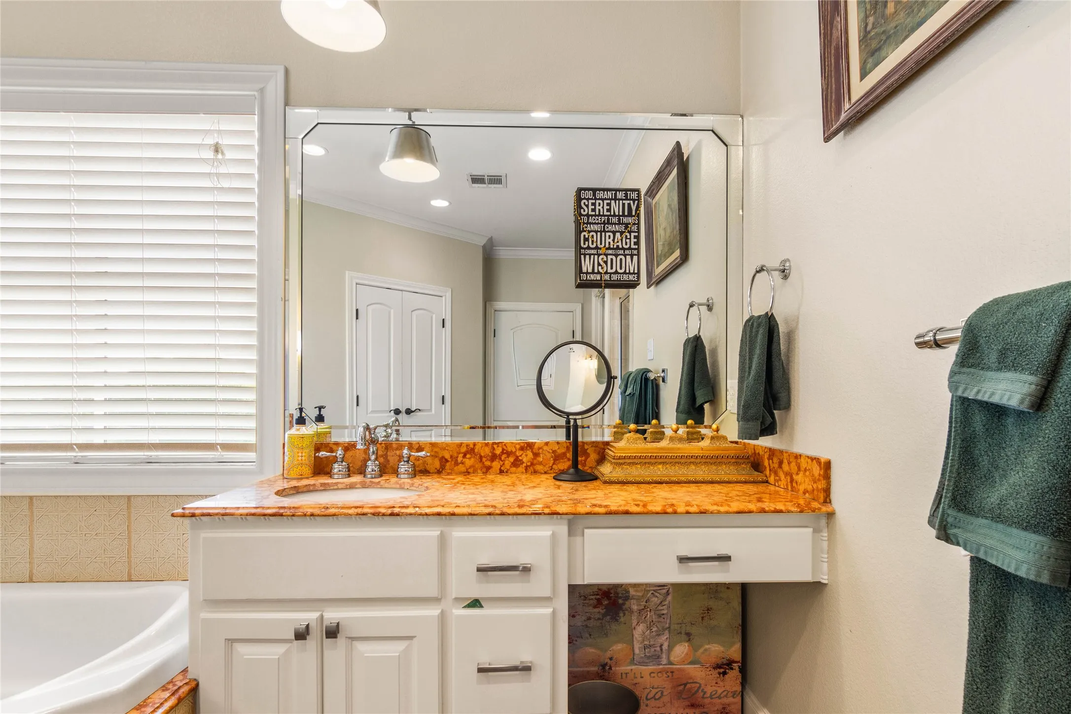 Single Family Residence For Sale in Mc Lennan County , 40 Enclave Court, Waco, Texas 76708, 4 Bedroom, 4 Bathroom, 2 Garage spaces, 2,825 Sqft, built in 2007, Price $625,000, mls#21250524, Real Estate Agent in Waco, Homes For Sale in Mc Lennan county, Homes For Sale in Waco, Realtor in Waco Texas, Real Estate Brokerage Independent Realty Texas, Luminita Cordes Realtor