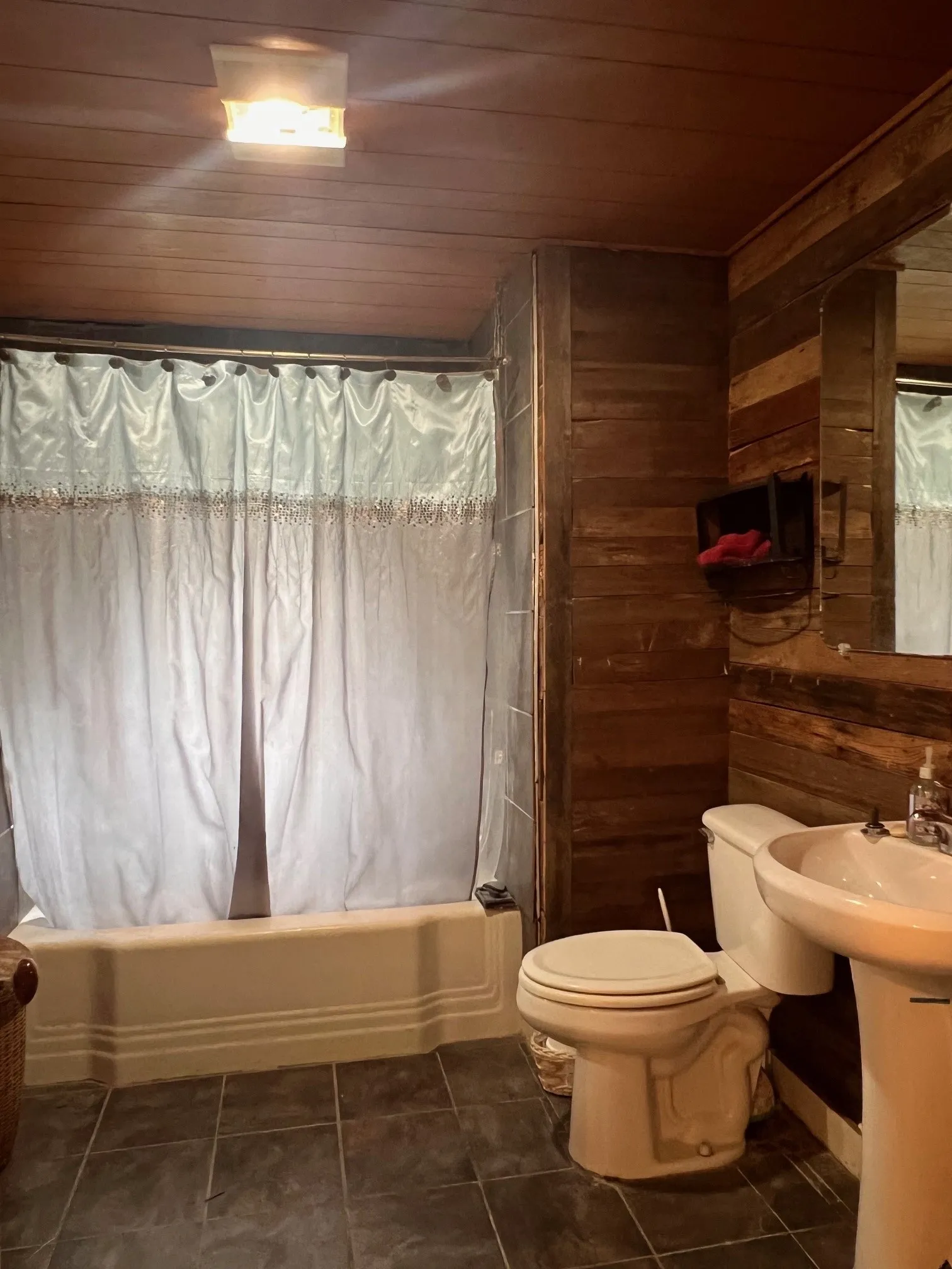 Single Family Residence For Sale in Comanche County , 101 E Commerce Street, Gustine, Texas 76455, 3 Bedrooms, 2 Bathrooms, Garage spaces, 980 Sqft, built in 1920, Price $72,900, mls#21253404, Real Estate Agent in Gustine, Homes For Sale in Comanche county, Homes For Sale in Gustine, Realtor in Gustine Texas, Real Estate Brokerage Independent Realty Texas, Luminita Cordes Realtor